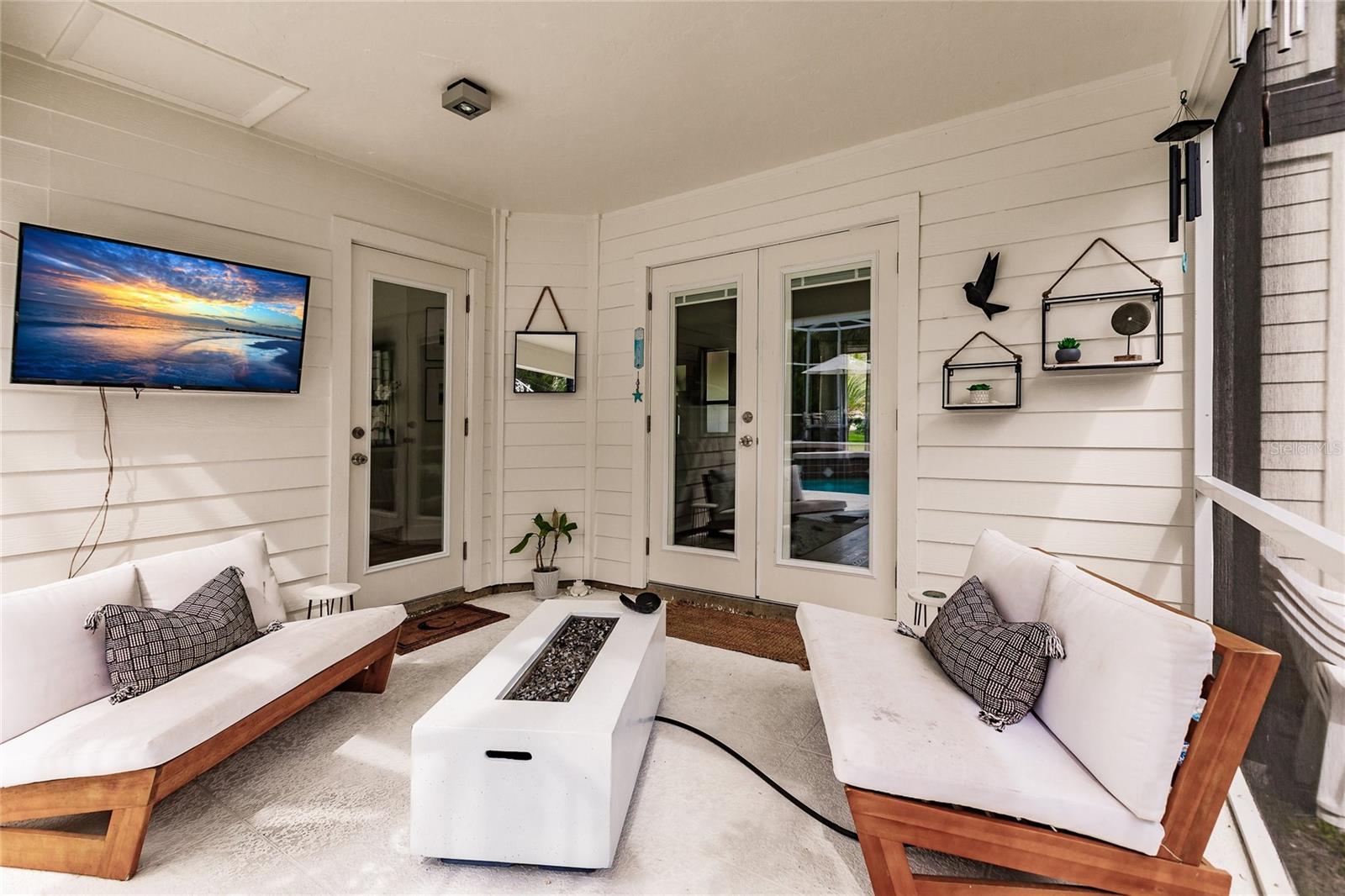 1587 FIRETHORNE LAKES DR — photo 47