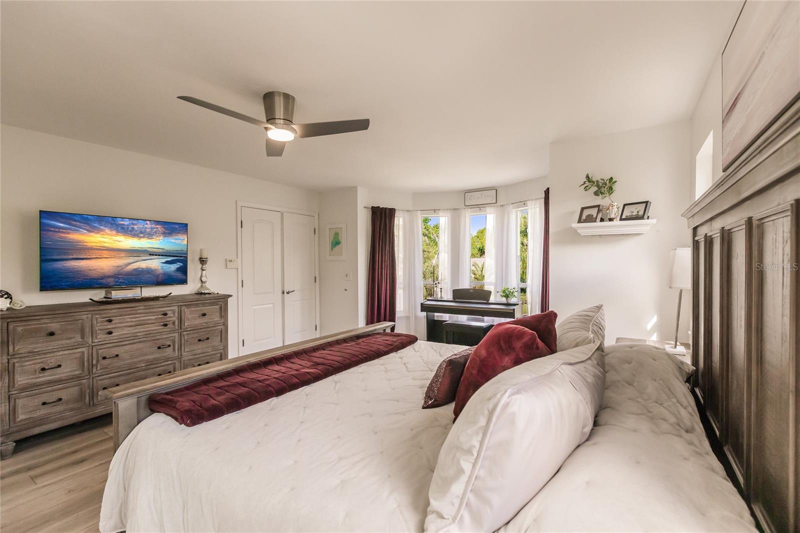 1587 FIRETHORNE LAKES DR — photo 33
