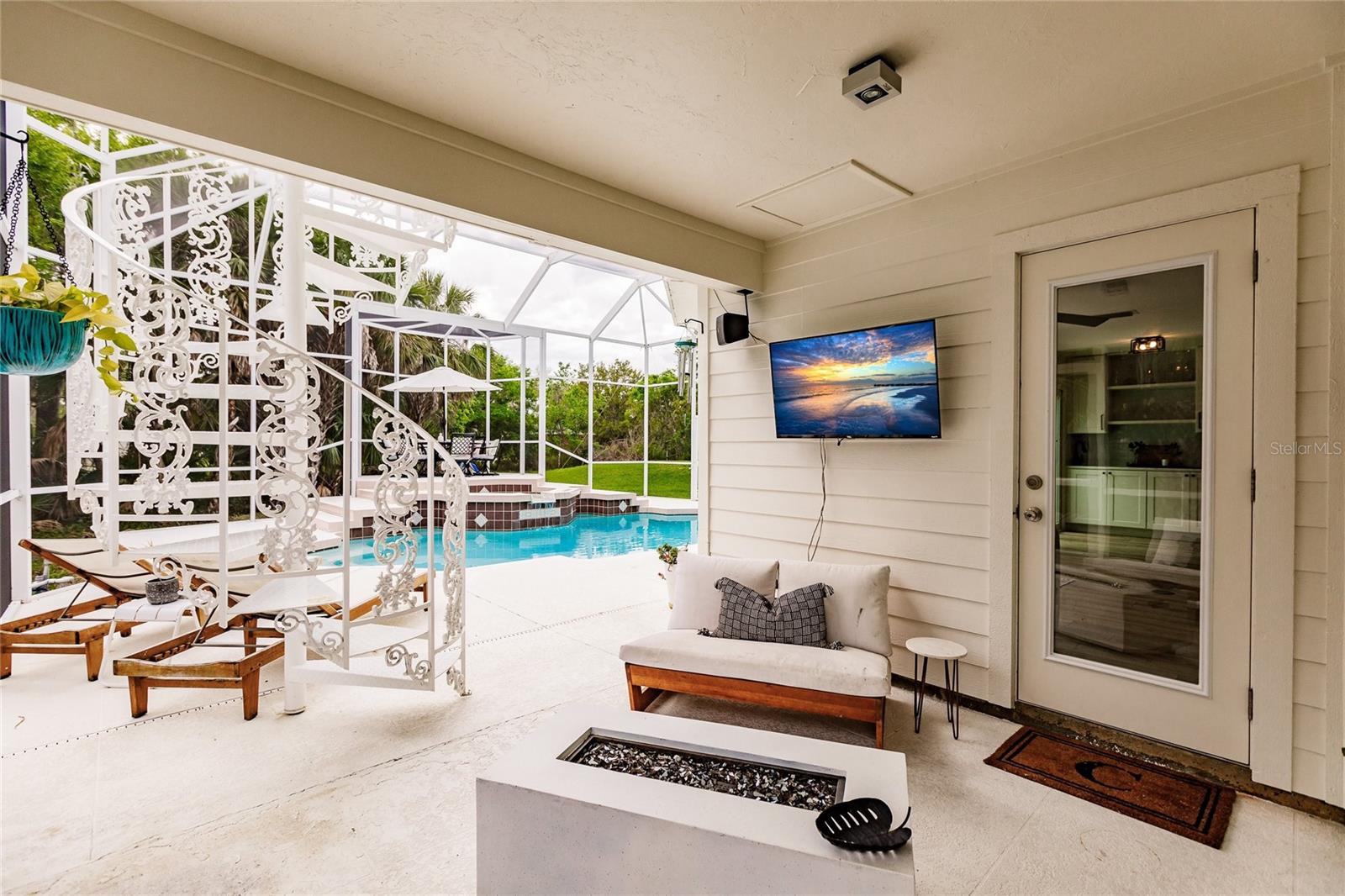 1587 FIRETHORNE LAKES DR — photo 45