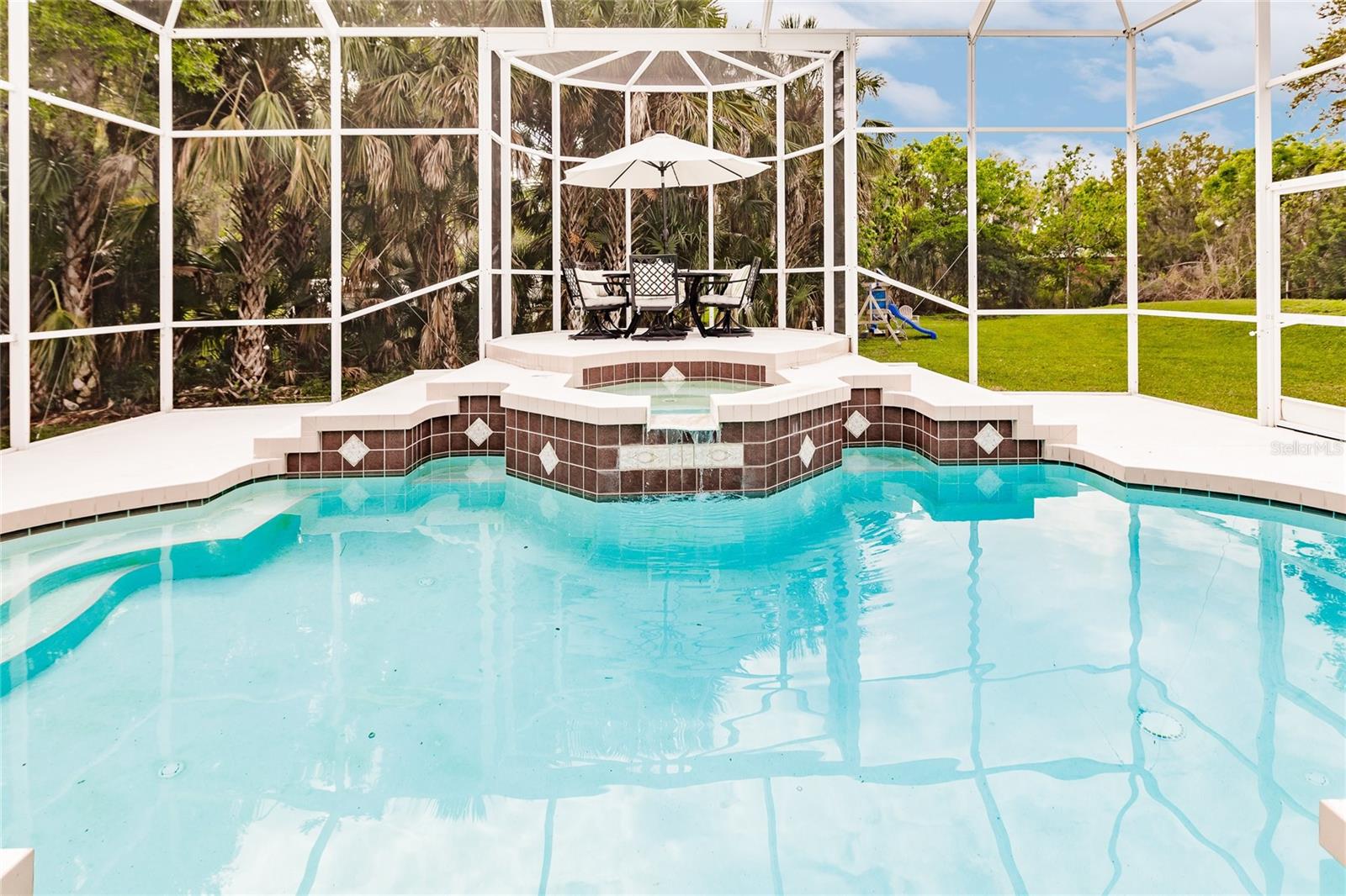 1587 FIRETHORNE LAKES DR — photo 41
