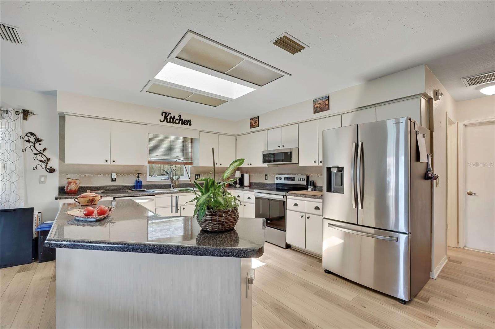 5426 LA PLATA DR — photo 10