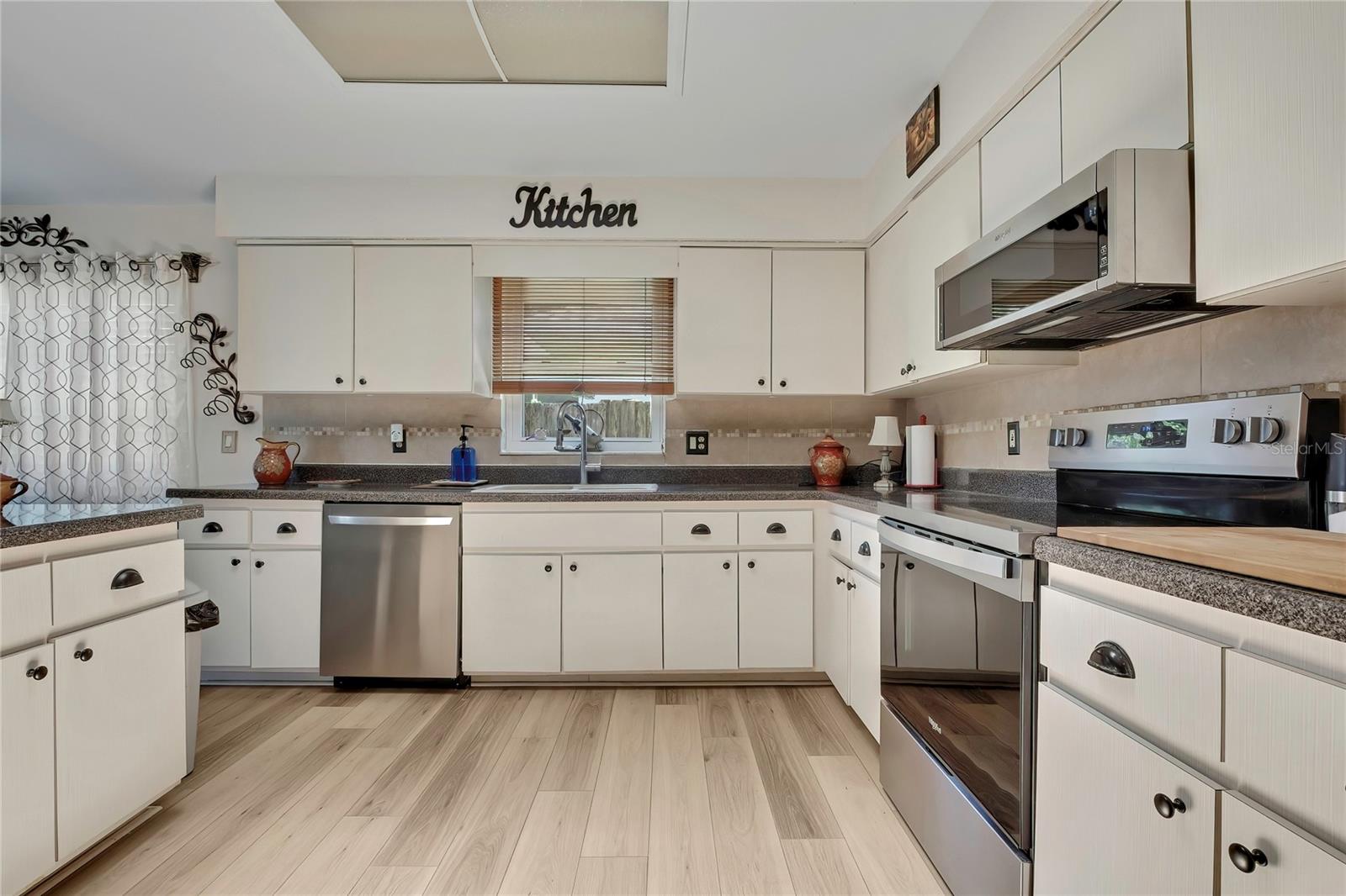 5426 LA PLATA DR — photo 9