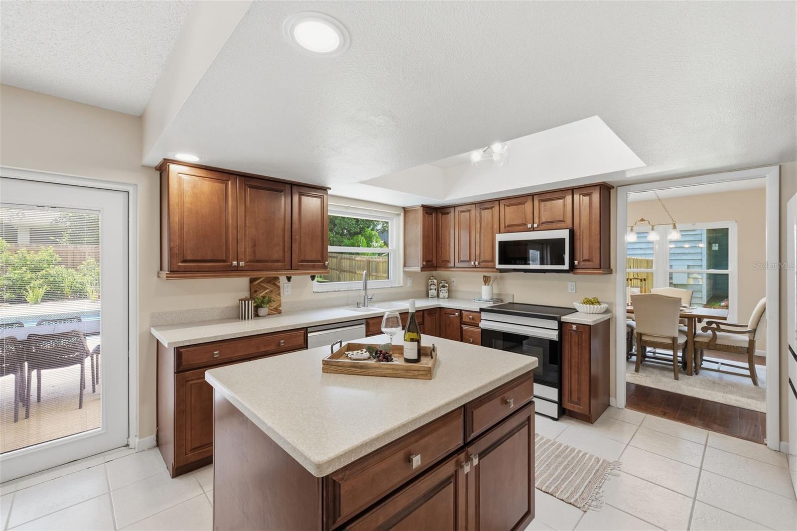 11007 THERESA ARBOR DR — photo 3