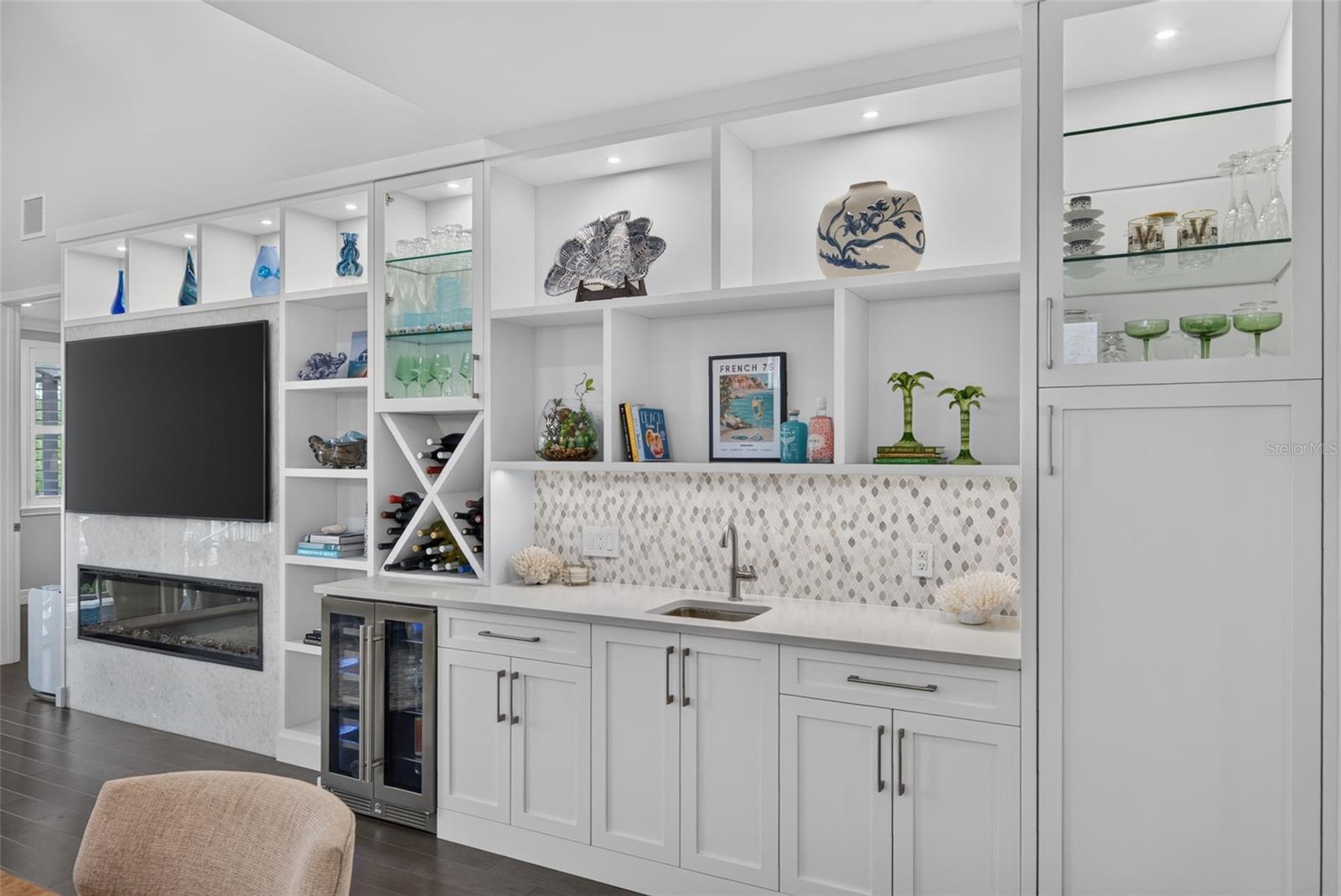 70 ISLAND CIR — photo 10