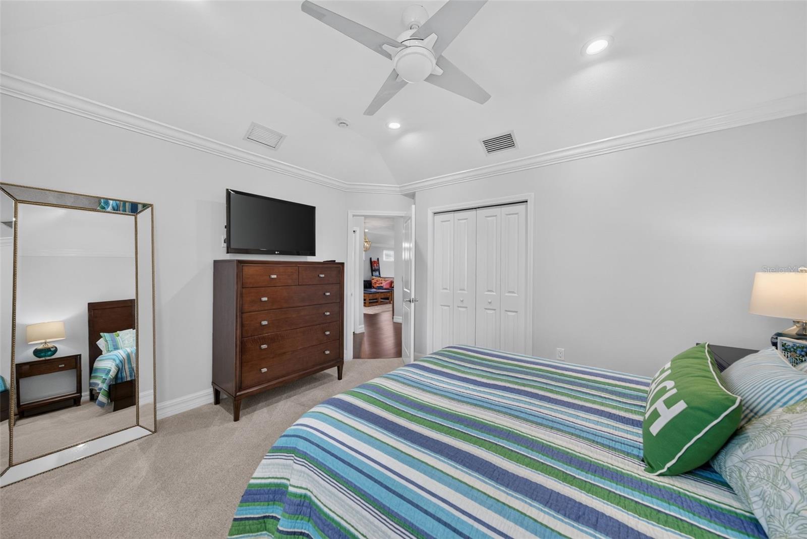 70 ISLAND CIR — photo 36
