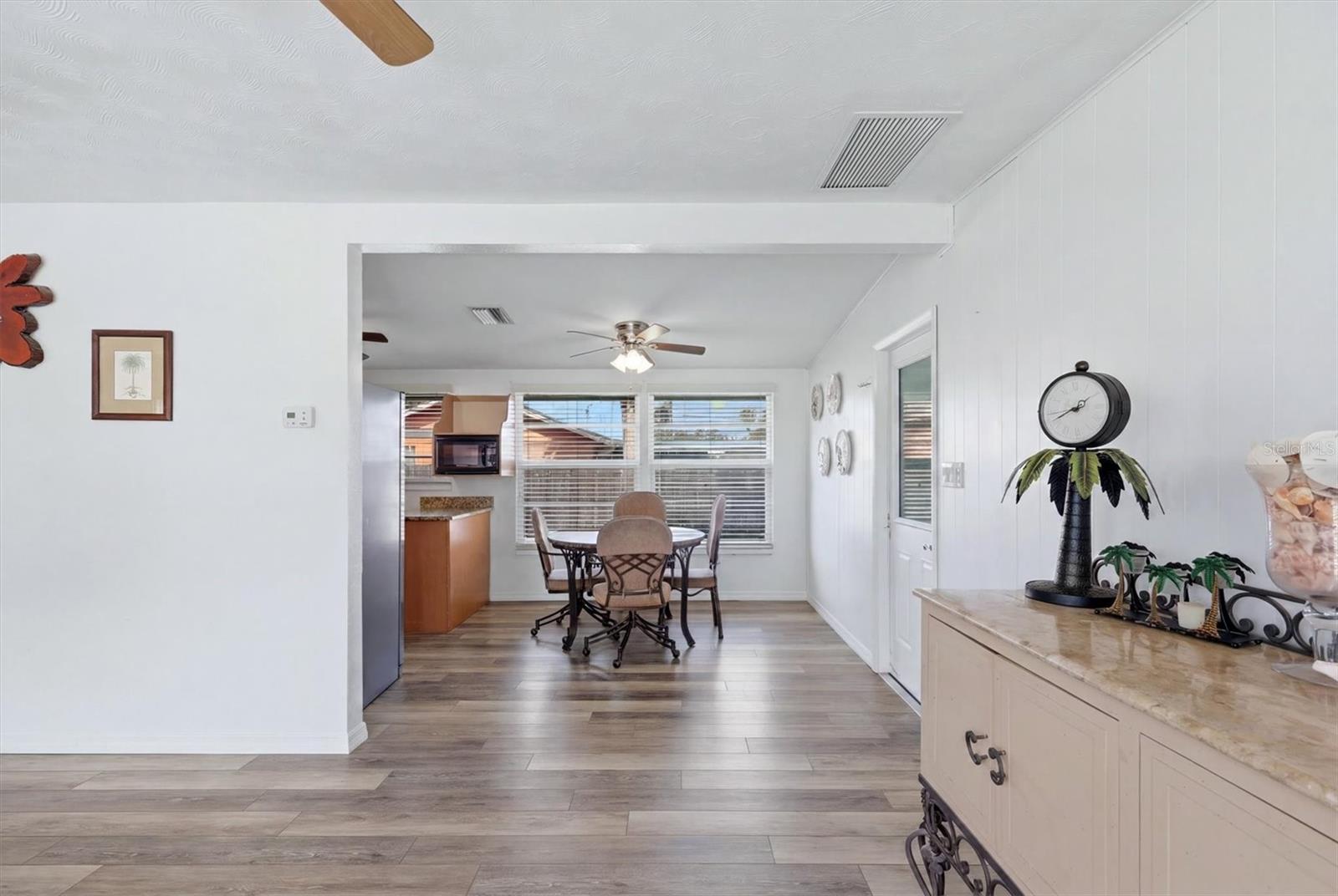 898 S BROADWAY — photo 15