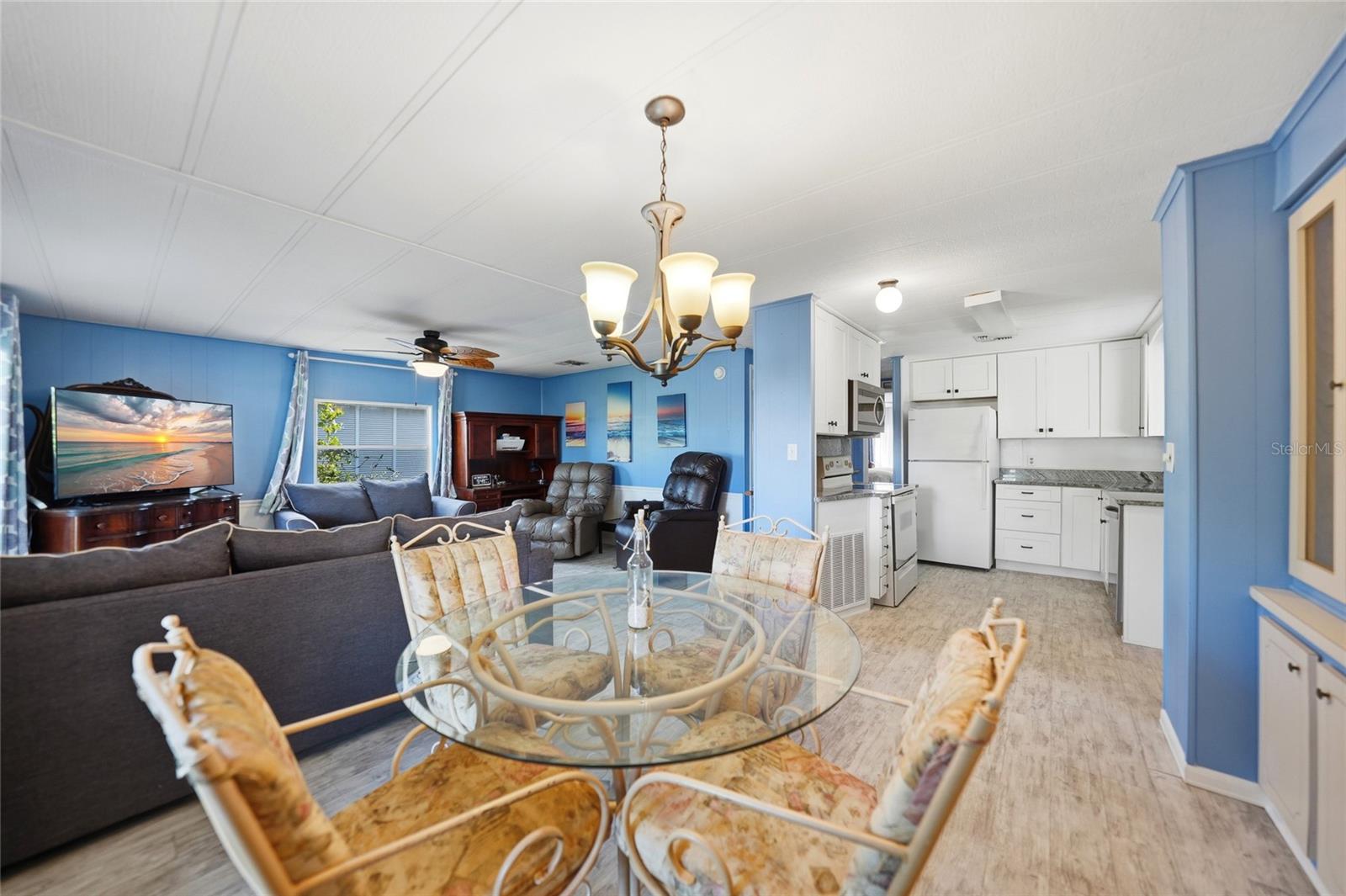 195 S FIJI CIR — photo 7