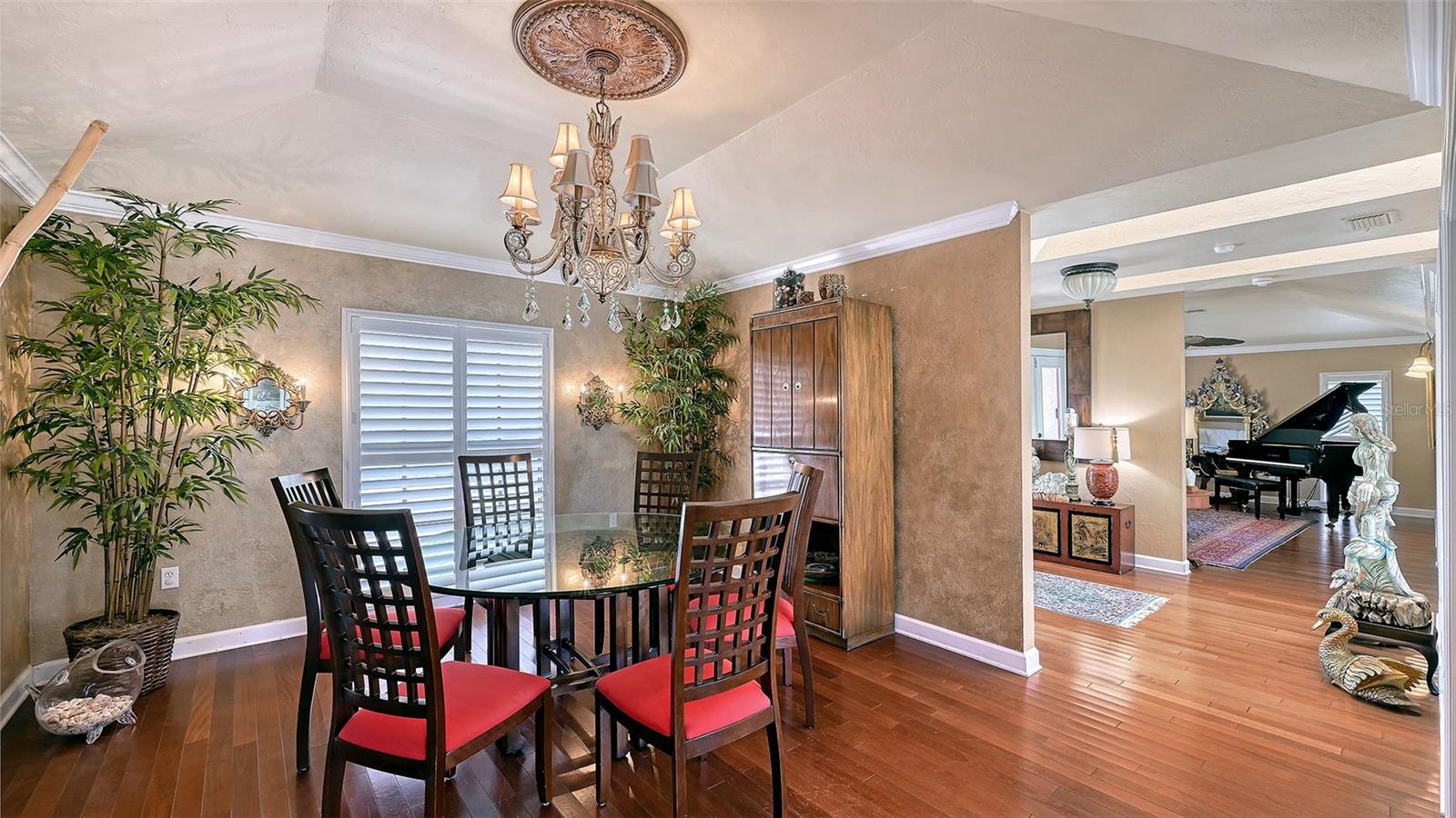 1109 DELACROIX CIR — photo 10