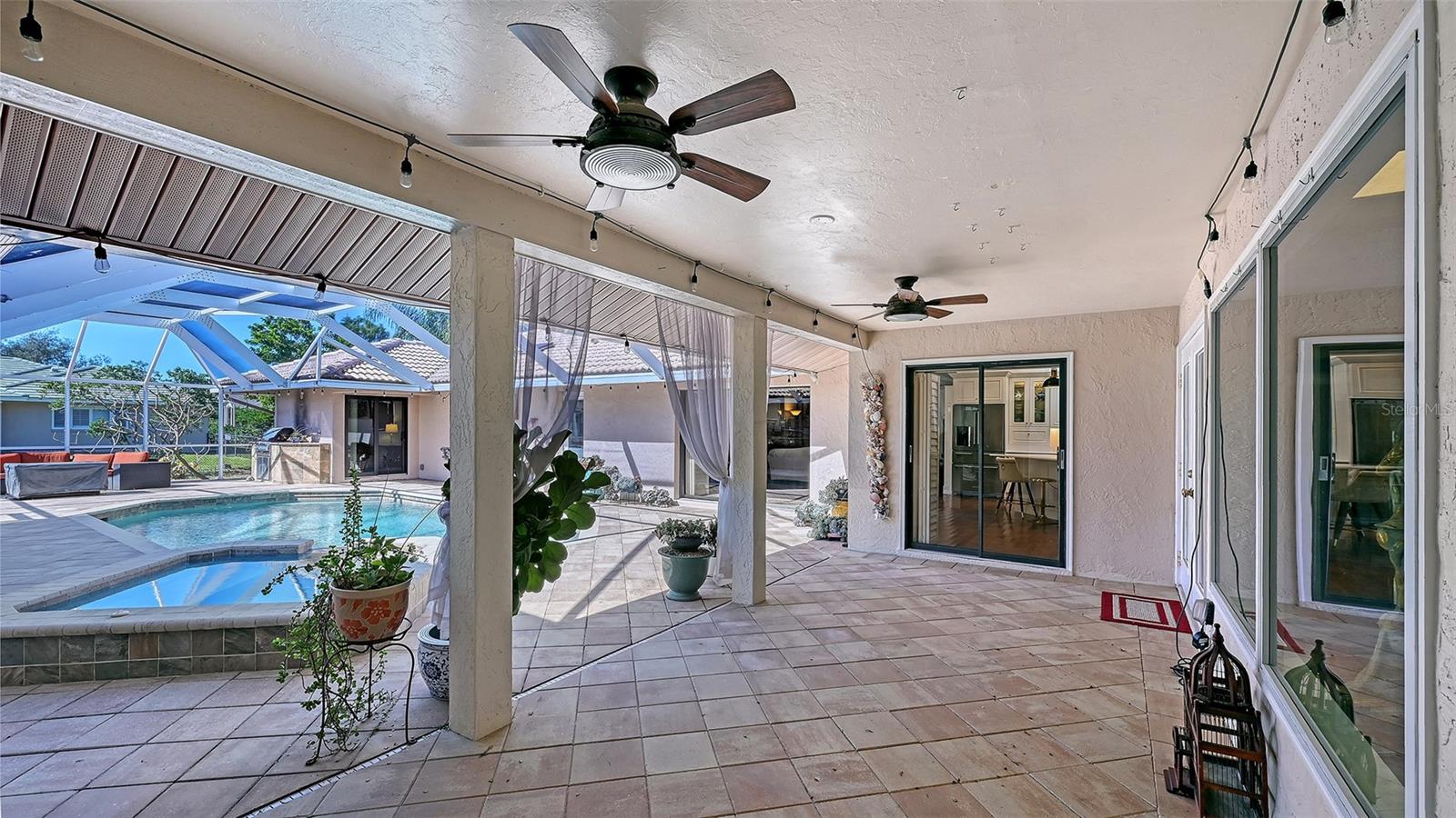 1109 DELACROIX CIR — photo 43