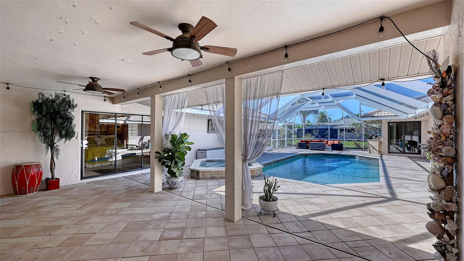1109 DELACROIX CIR — photo 42