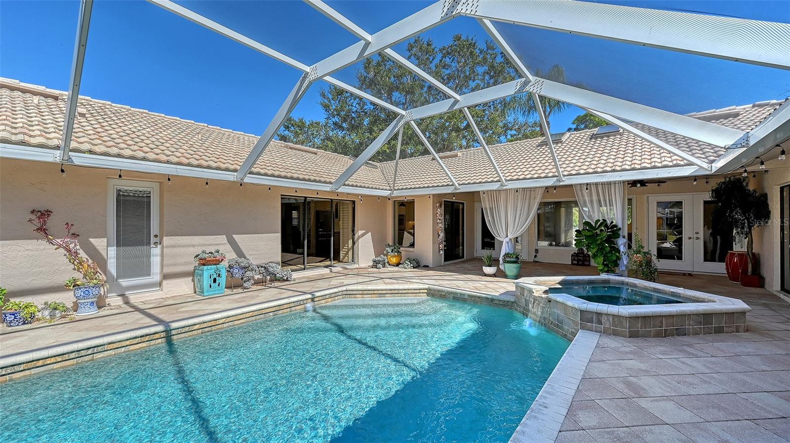 1109 DELACROIX CIR — photo 48