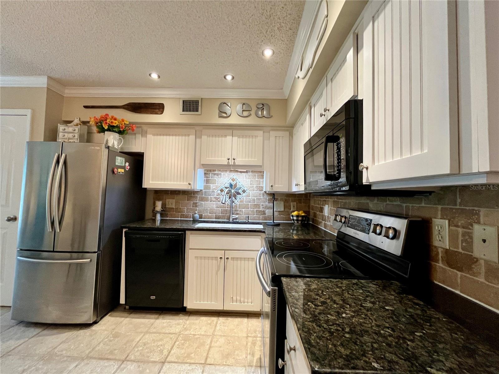 2223 PHILIPPINE DR #9 — photo 11