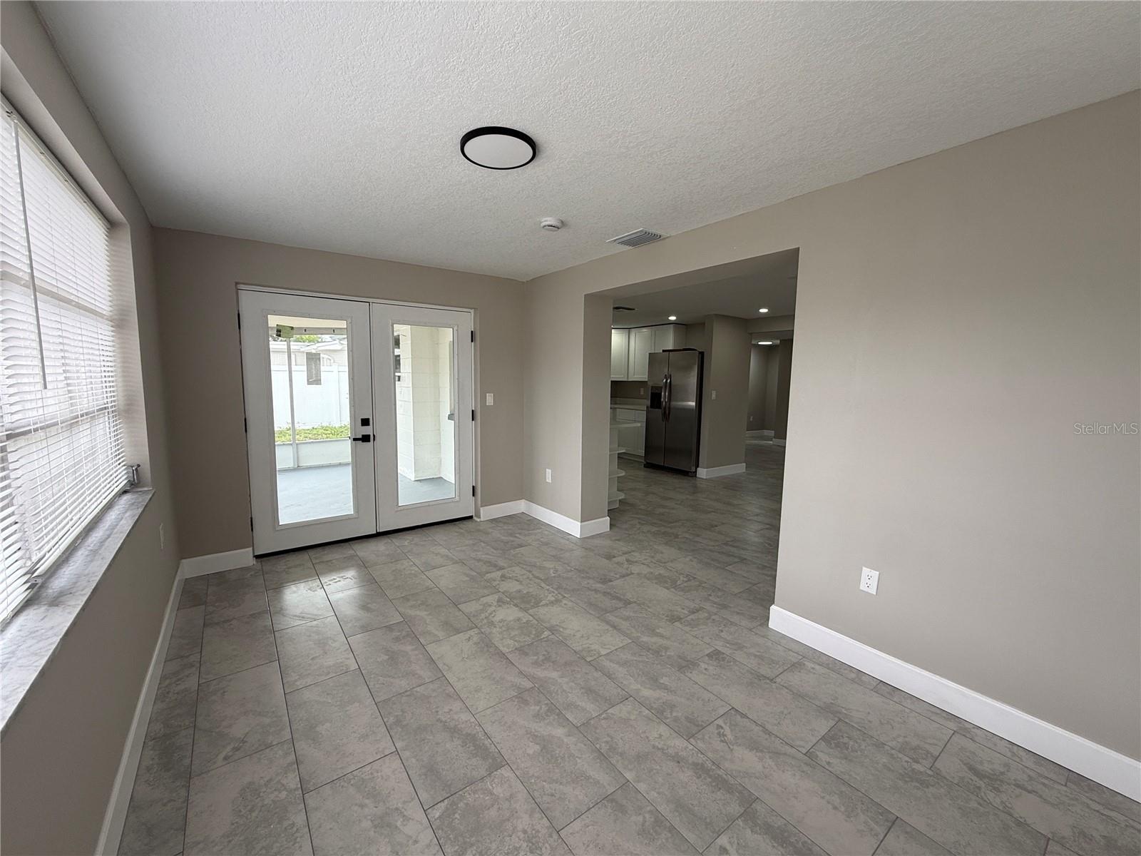 3019 LLOYD DR — photo 3