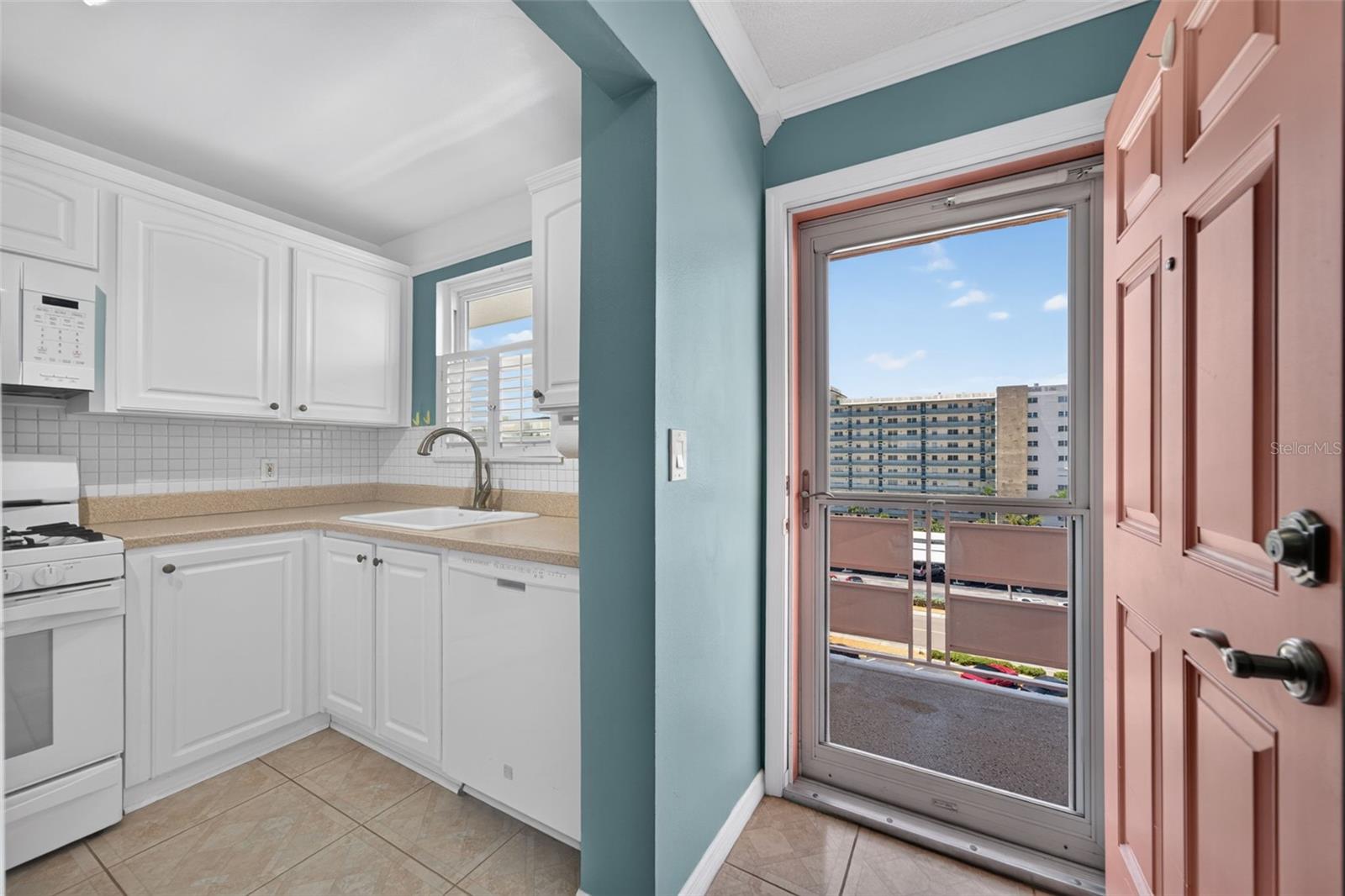 6025 SHORE BLVD S #602 — photo 9
