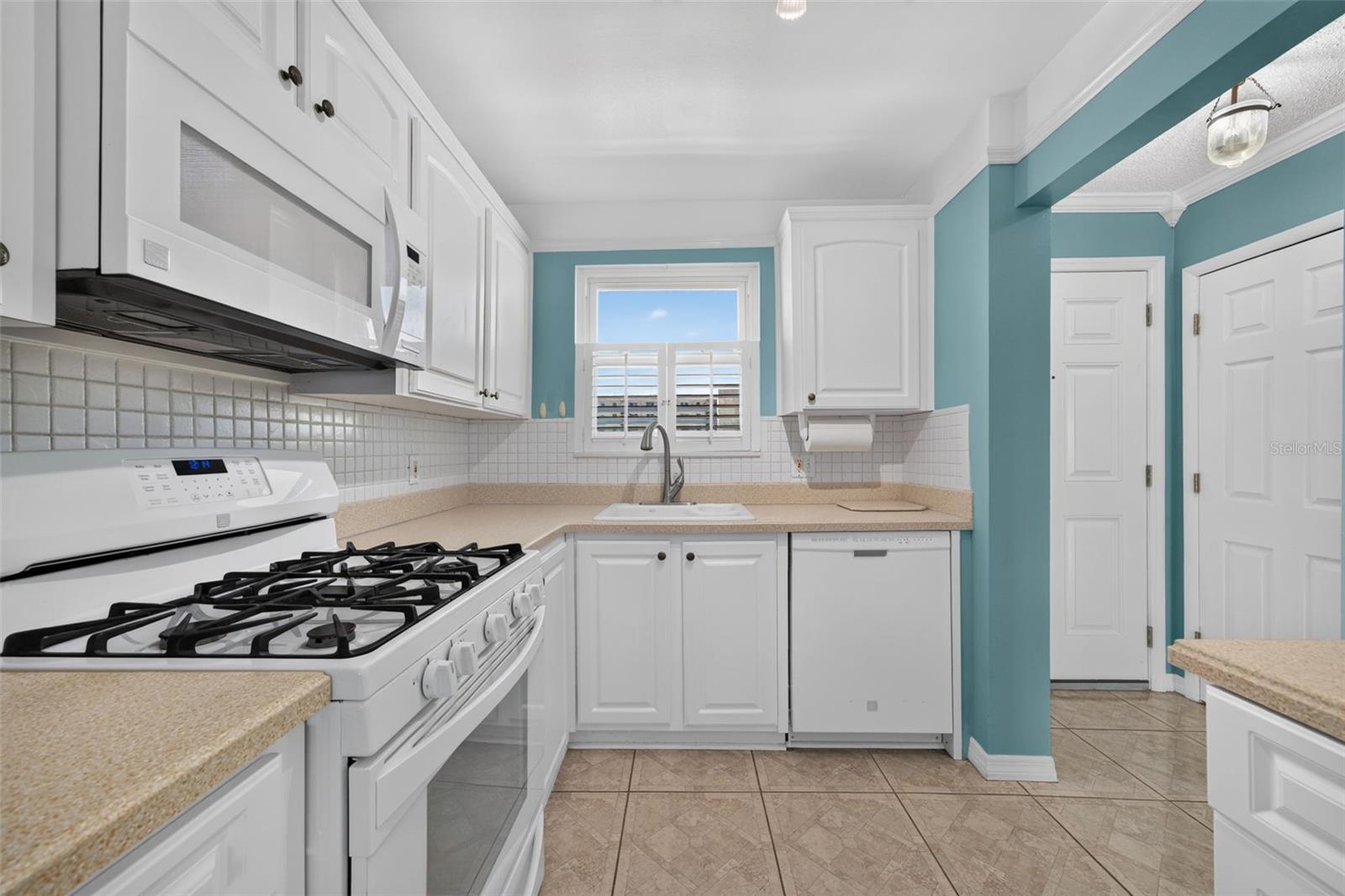 6025 SHORE BLVD S #602 — photo 13
