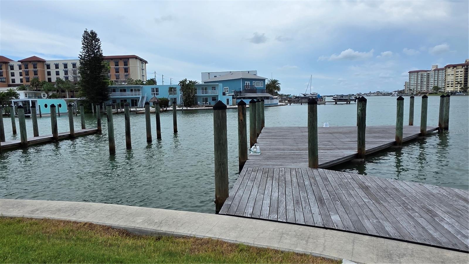 627 BAY ESPLANADE — photo 7