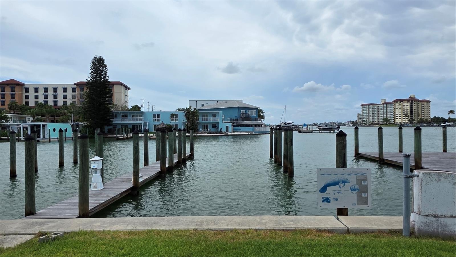627 BAY ESPLANADE — photo 8