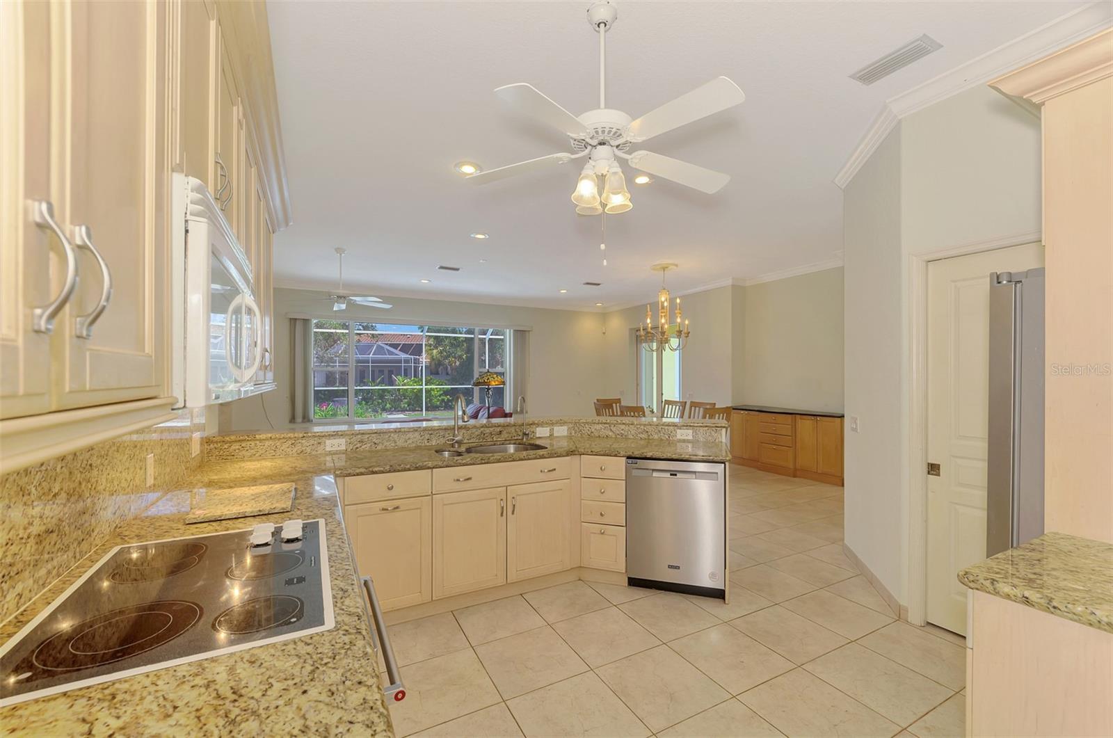 4708 SWEETMEADOW CIR — photo 38