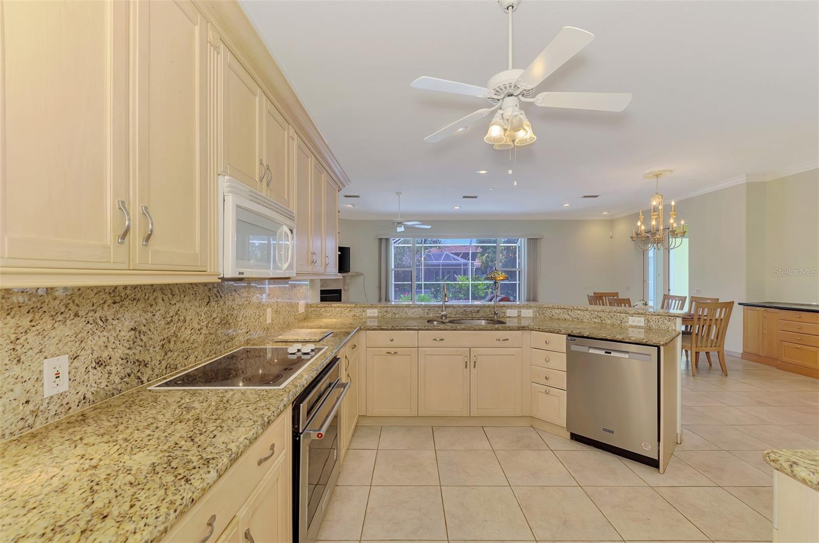 4708 SWEETMEADOW CIR — photo 37