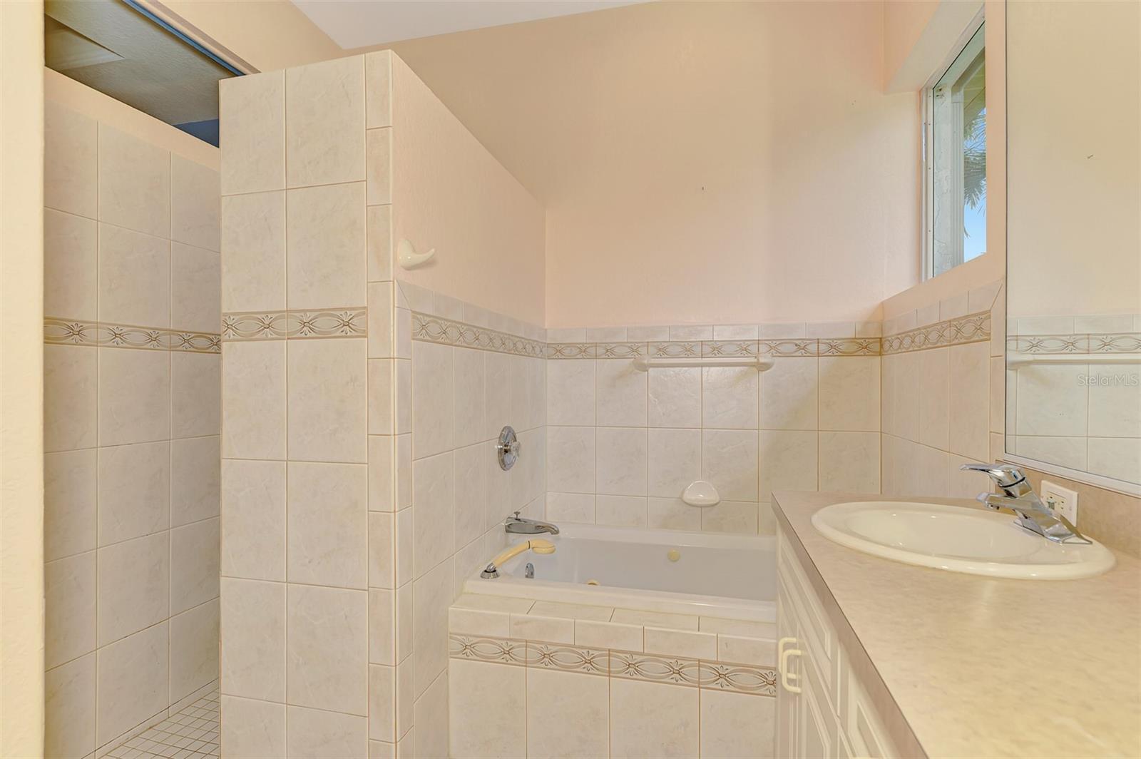 4708 SWEETMEADOW CIR — photo 50