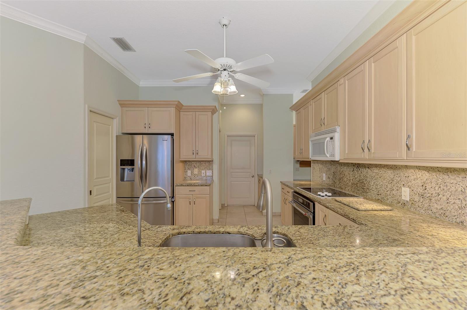 4708 SWEETMEADOW CIR — photo 32