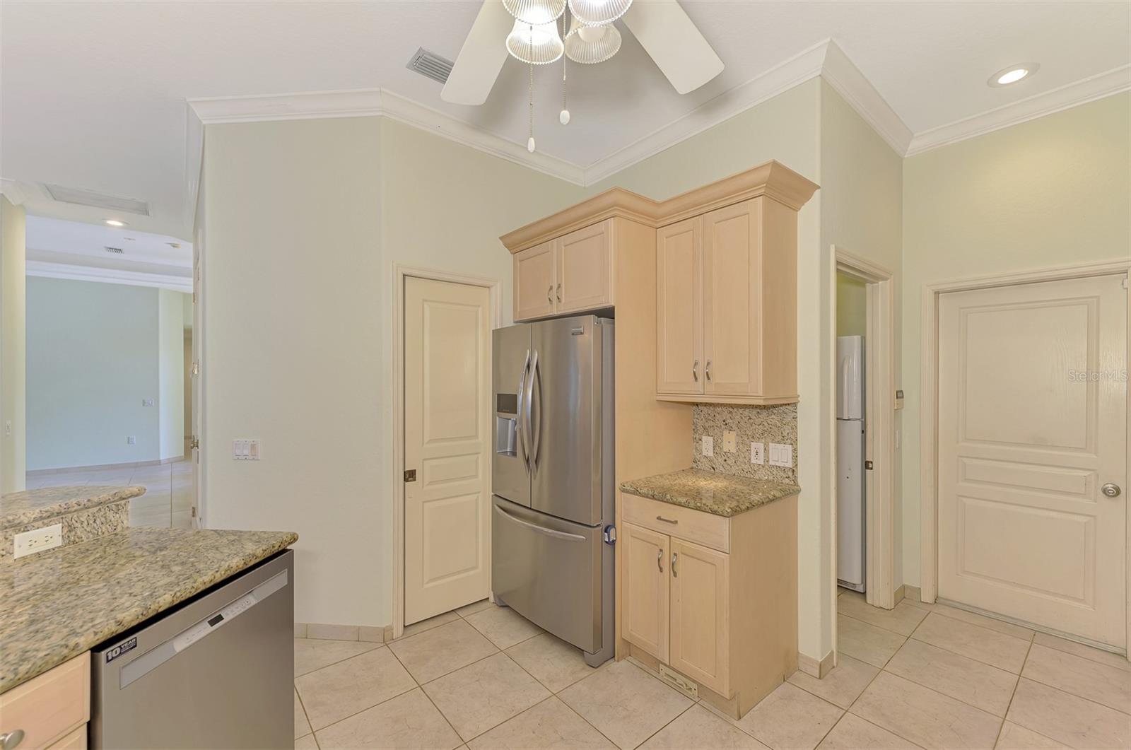4708 SWEETMEADOW CIR — photo 36