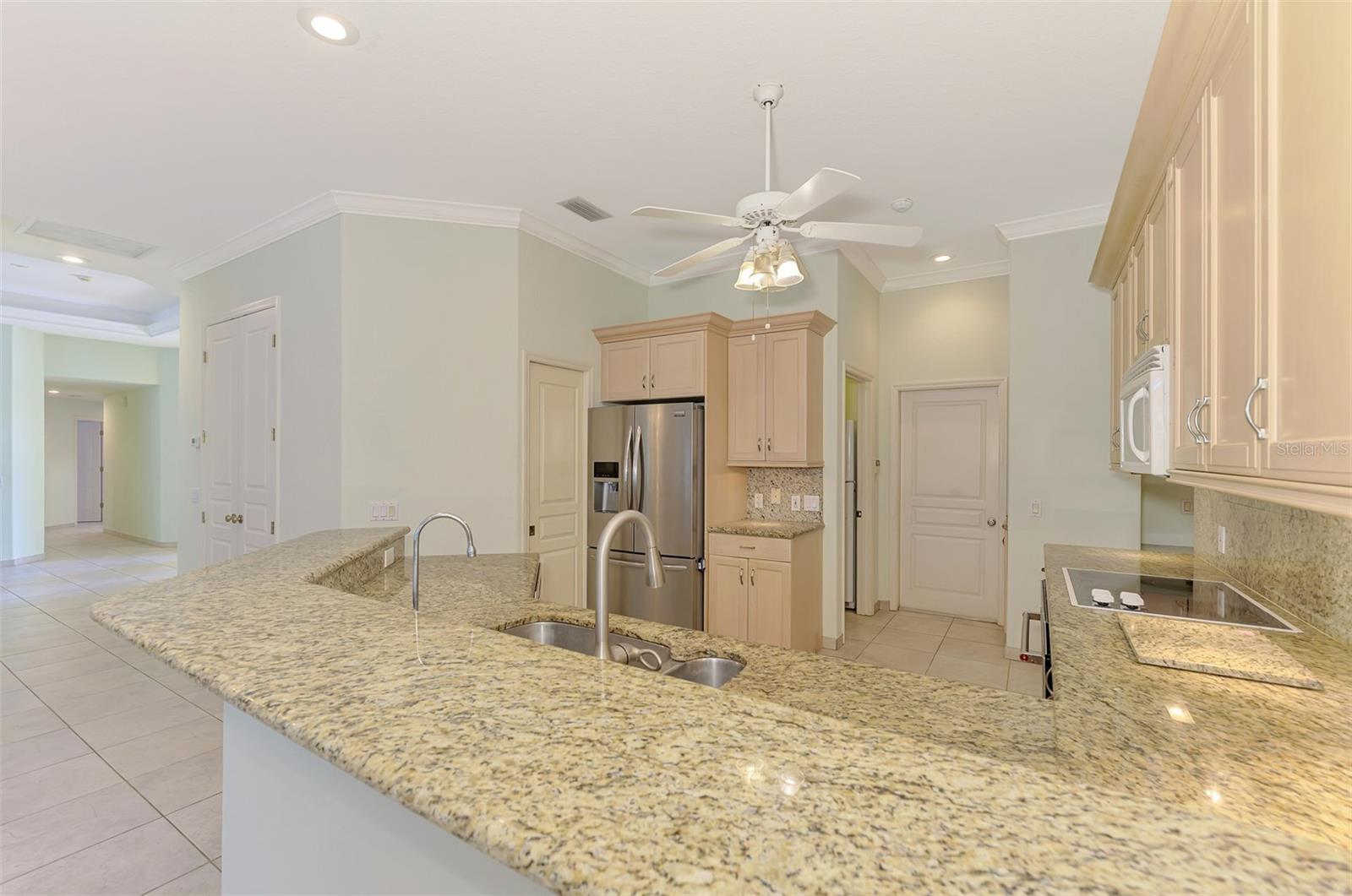 4708 SWEETMEADOW CIR — photo 33