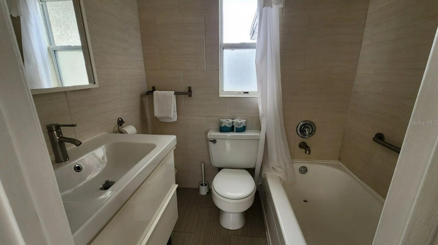 621 BAY ESPLANADE — photo 10