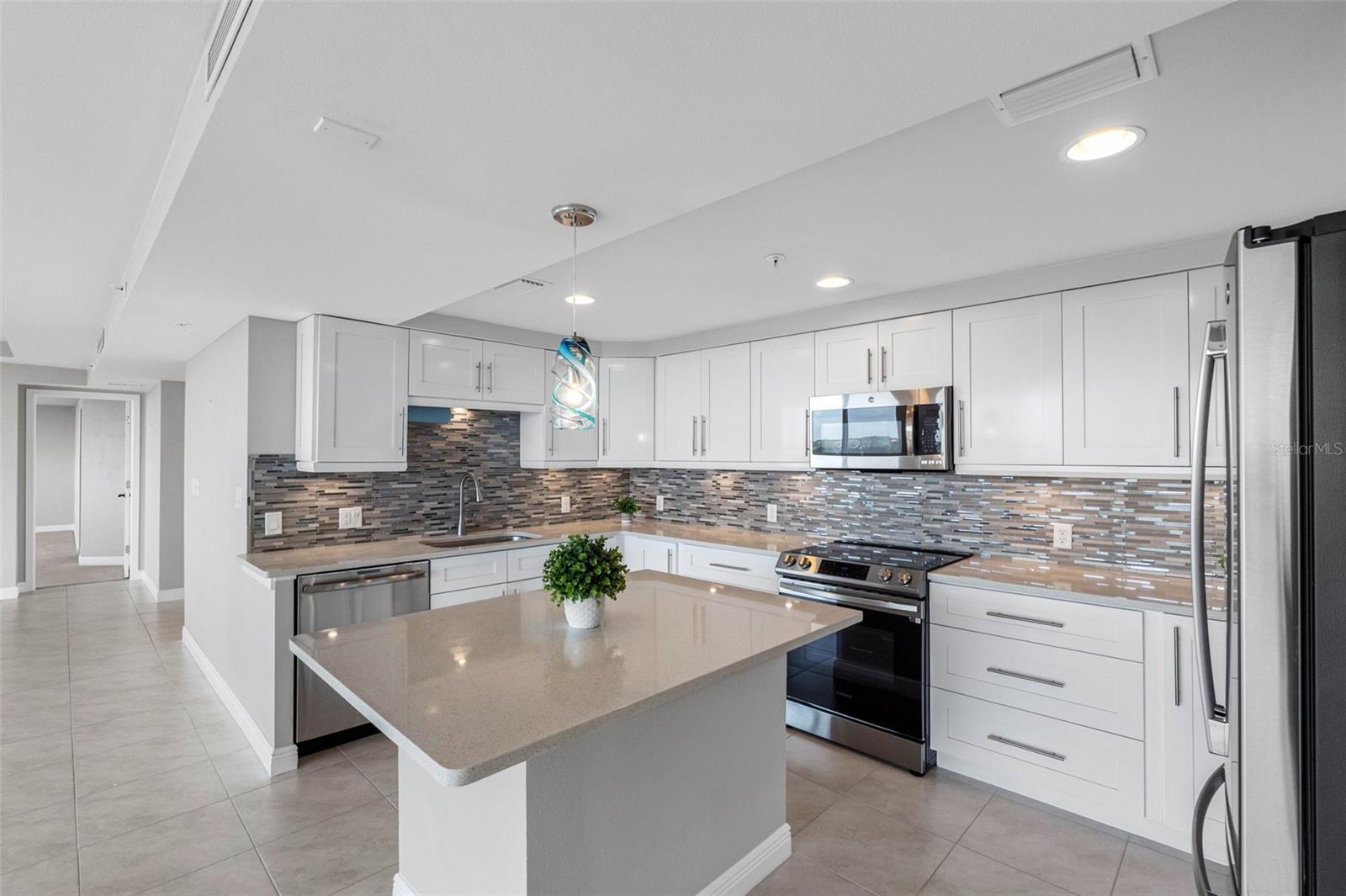 223 ISLAND WAY #7F — photo 12