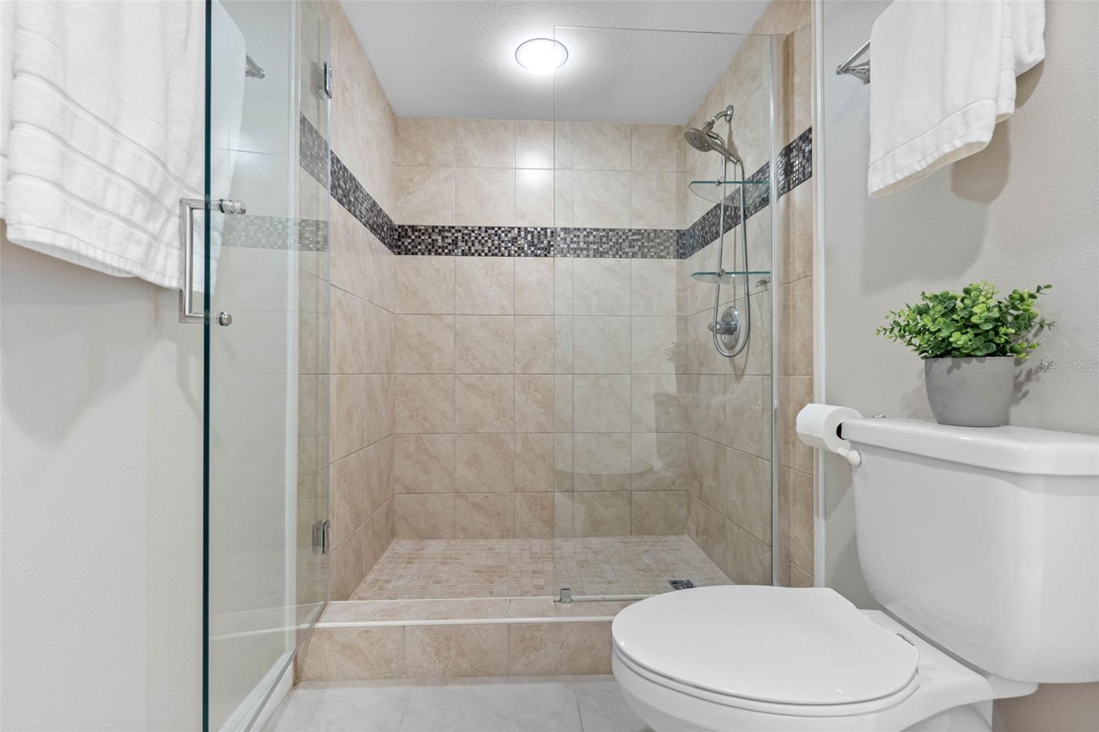 223 ISLAND WAY #7F — photo 18