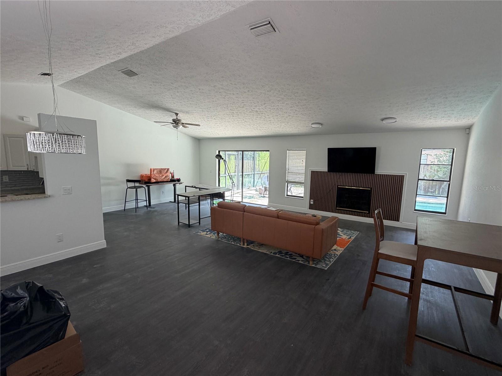 4601 FARMHOUSE DR — photo 5