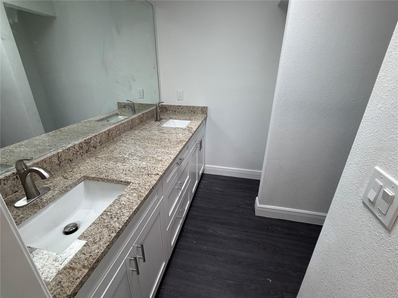 4601 FARMHOUSE DR — photo 11