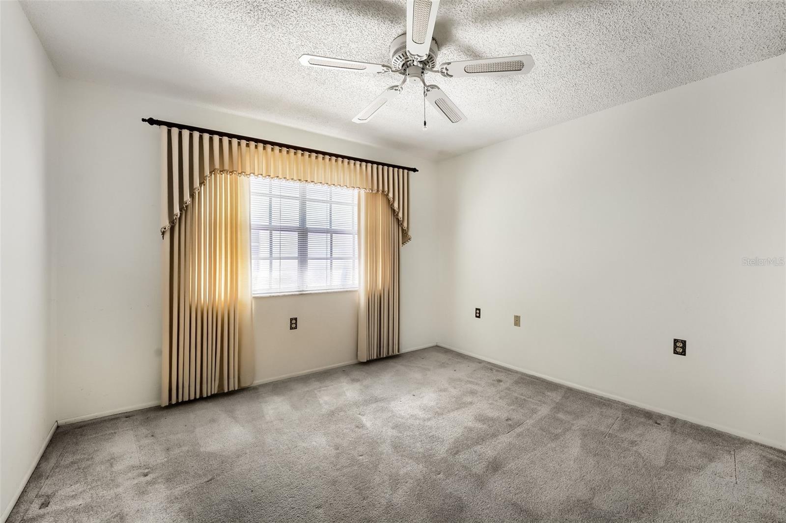 11210 CARRIAGE HILL DR #6 — photo 15