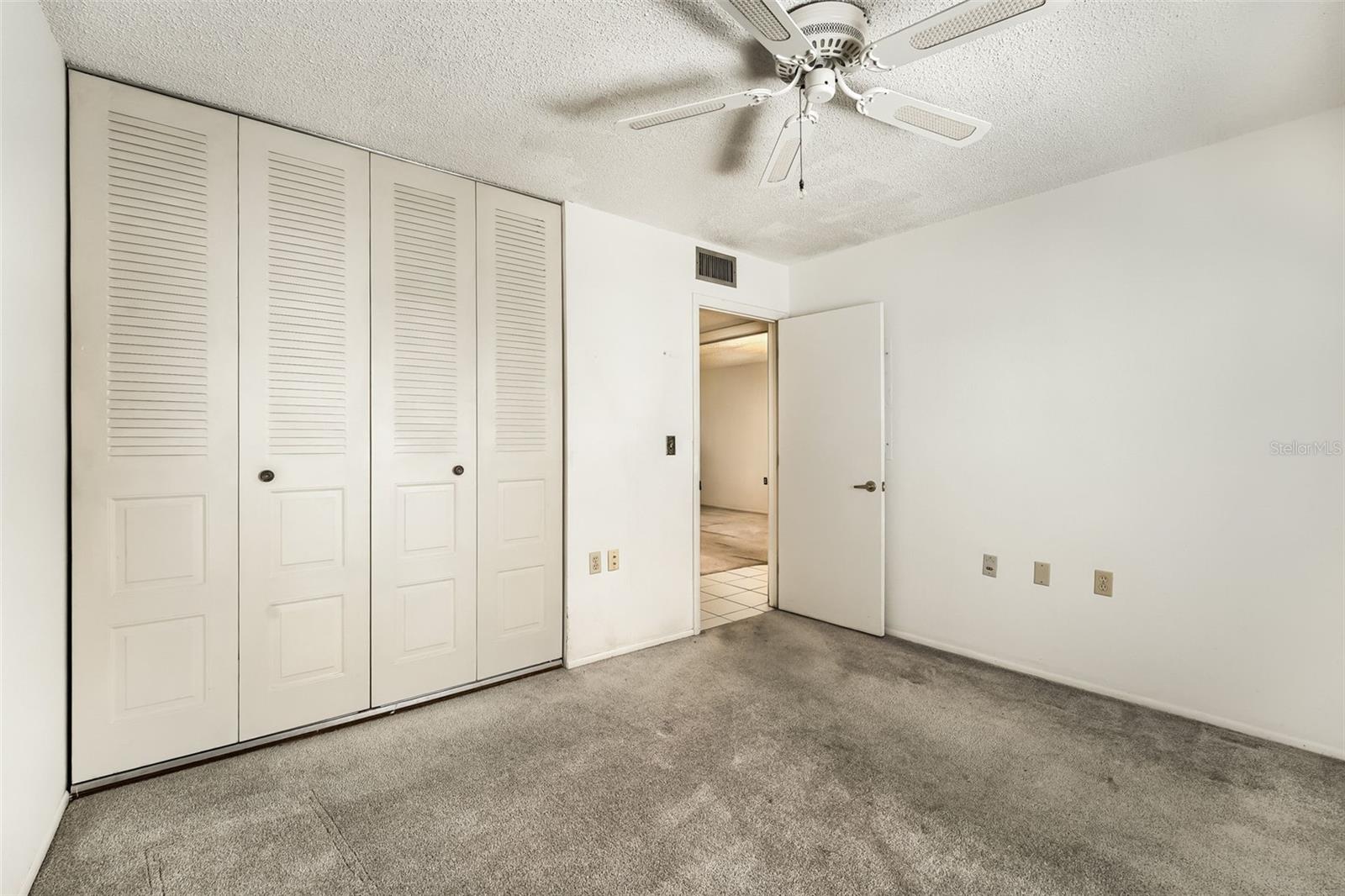 11210 CARRIAGE HILL DR #6 — photo 16
