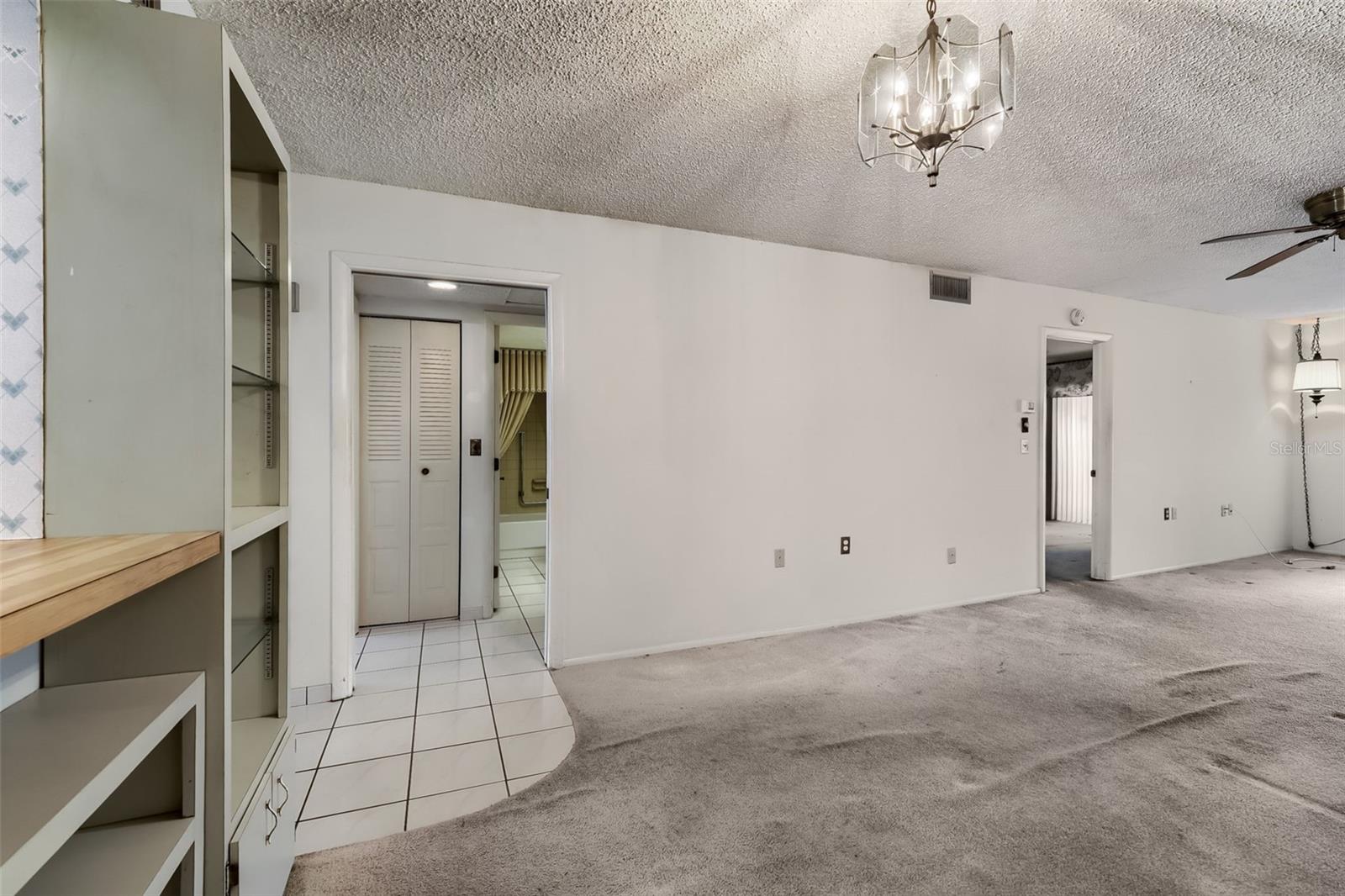 11210 CARRIAGE HILL DR #6 — photo 7