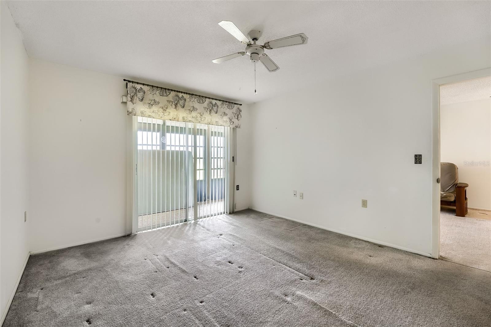 11210 CARRIAGE HILL DR #6 — photo 12