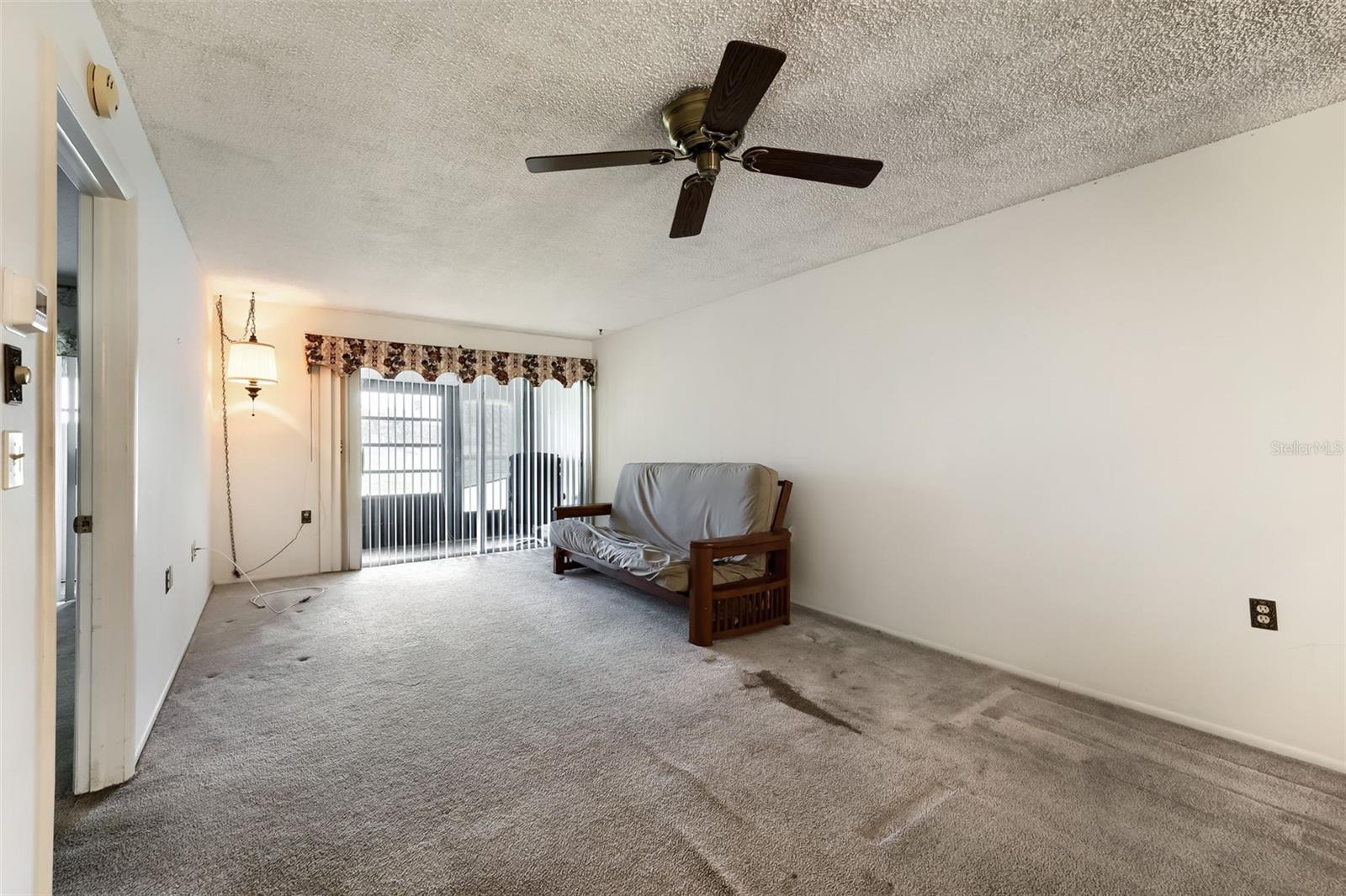 11210 CARRIAGE HILL DR #6 — photo 4