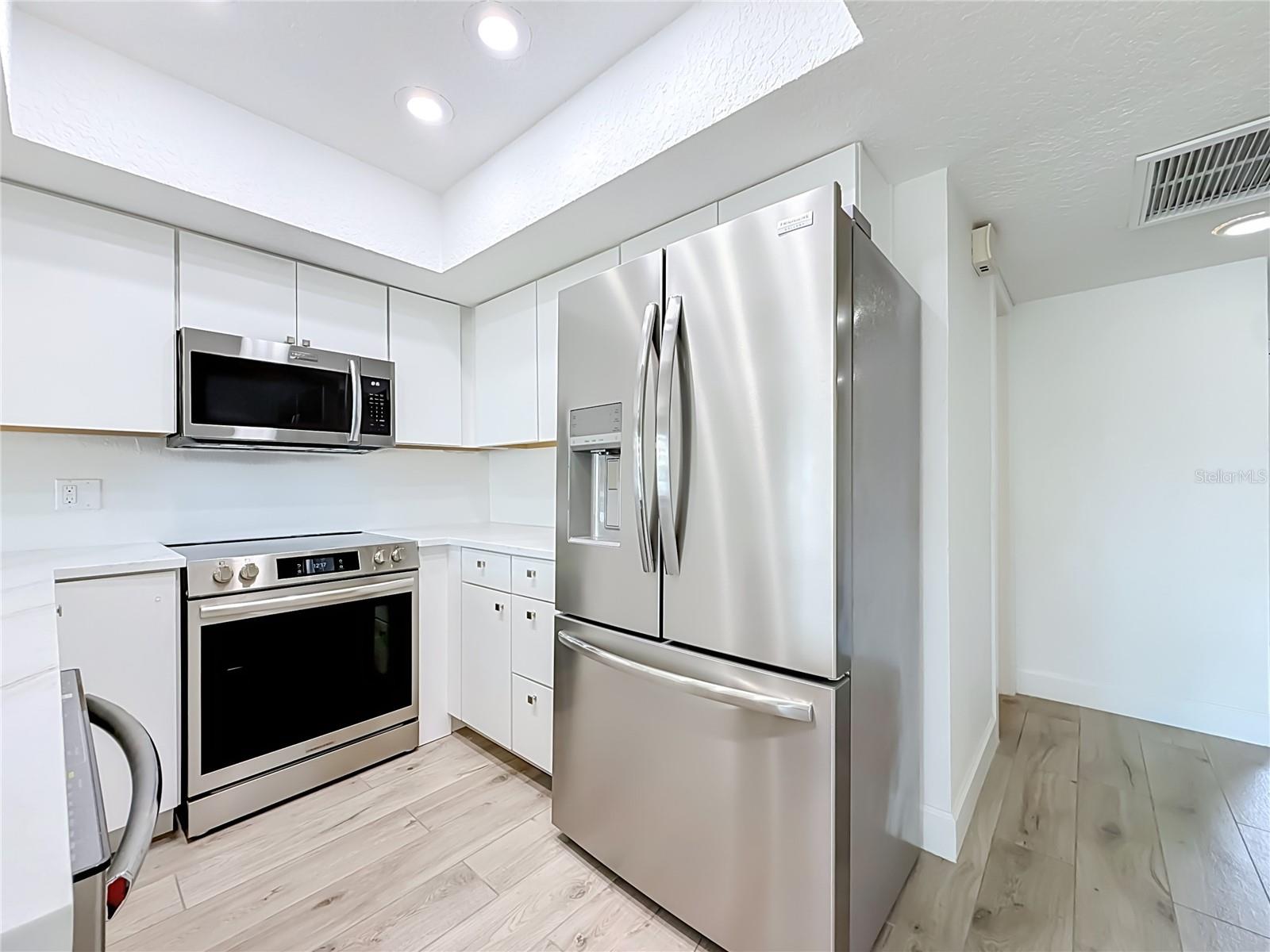 6537 CAPE HATTERAS WAY NE #2 — photo 9