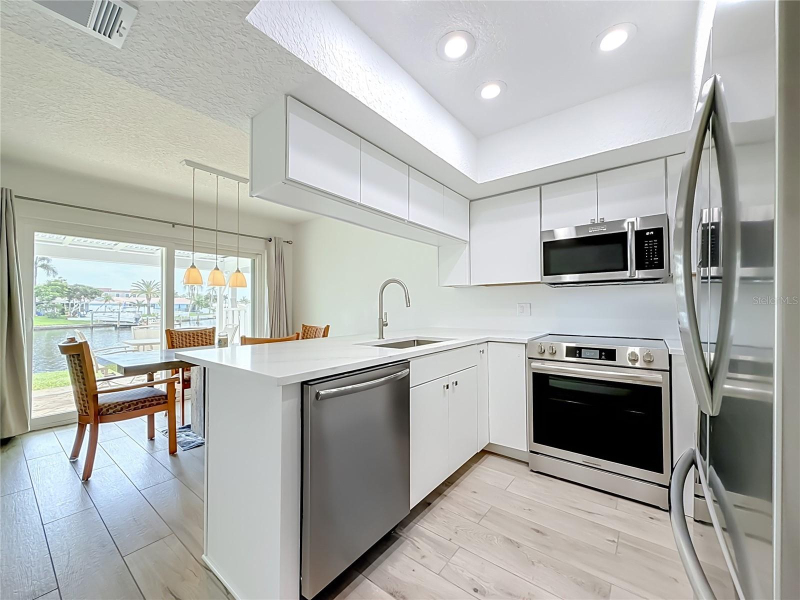 6537 CAPE HATTERAS WAY NE #2 — photo 10