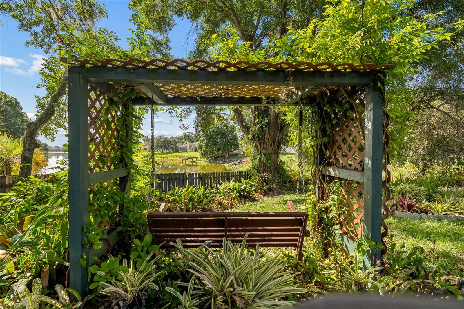 16509 ROUND OAK DR — photo 42