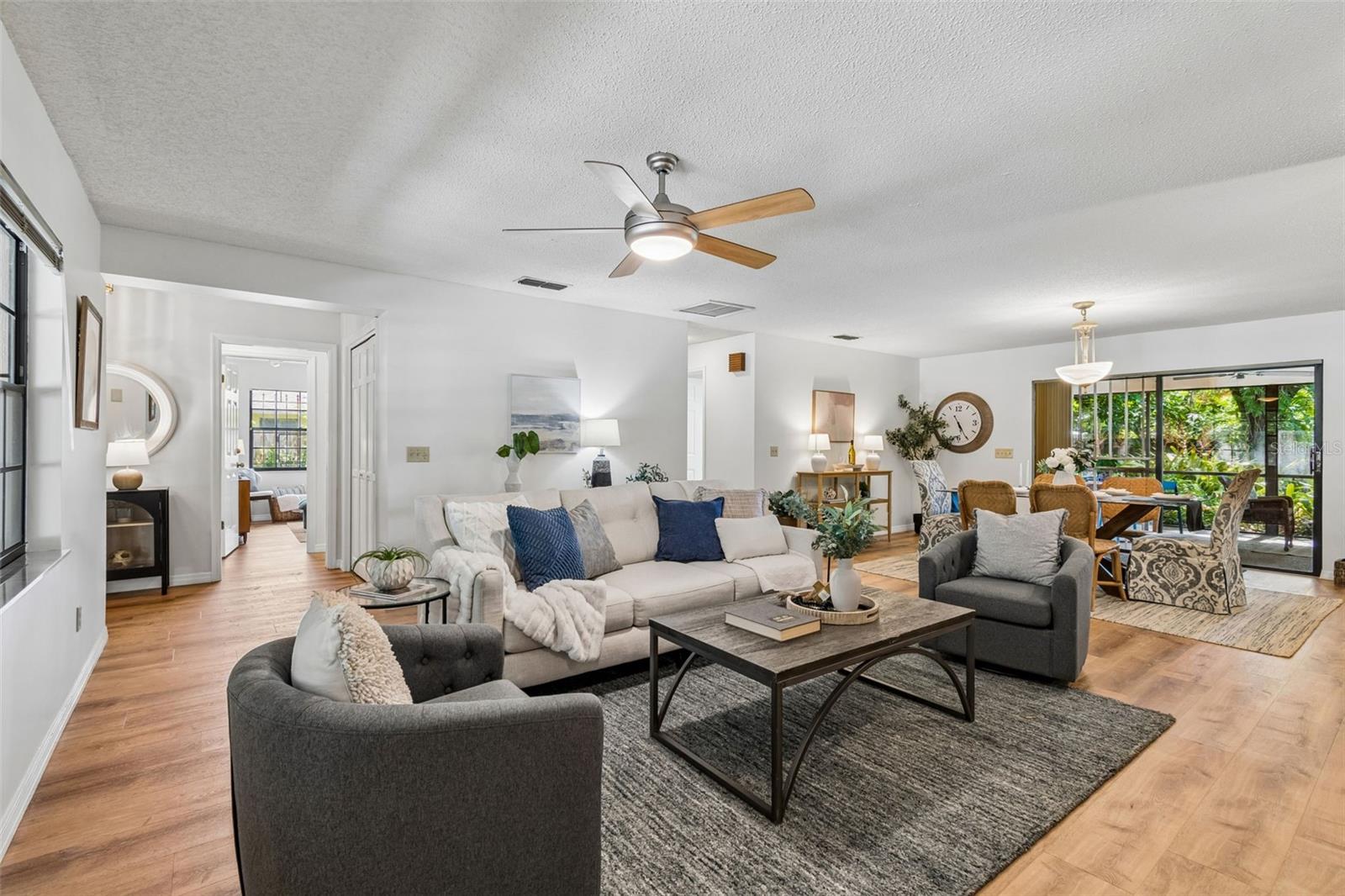 16509 ROUND OAK DR — photo 2