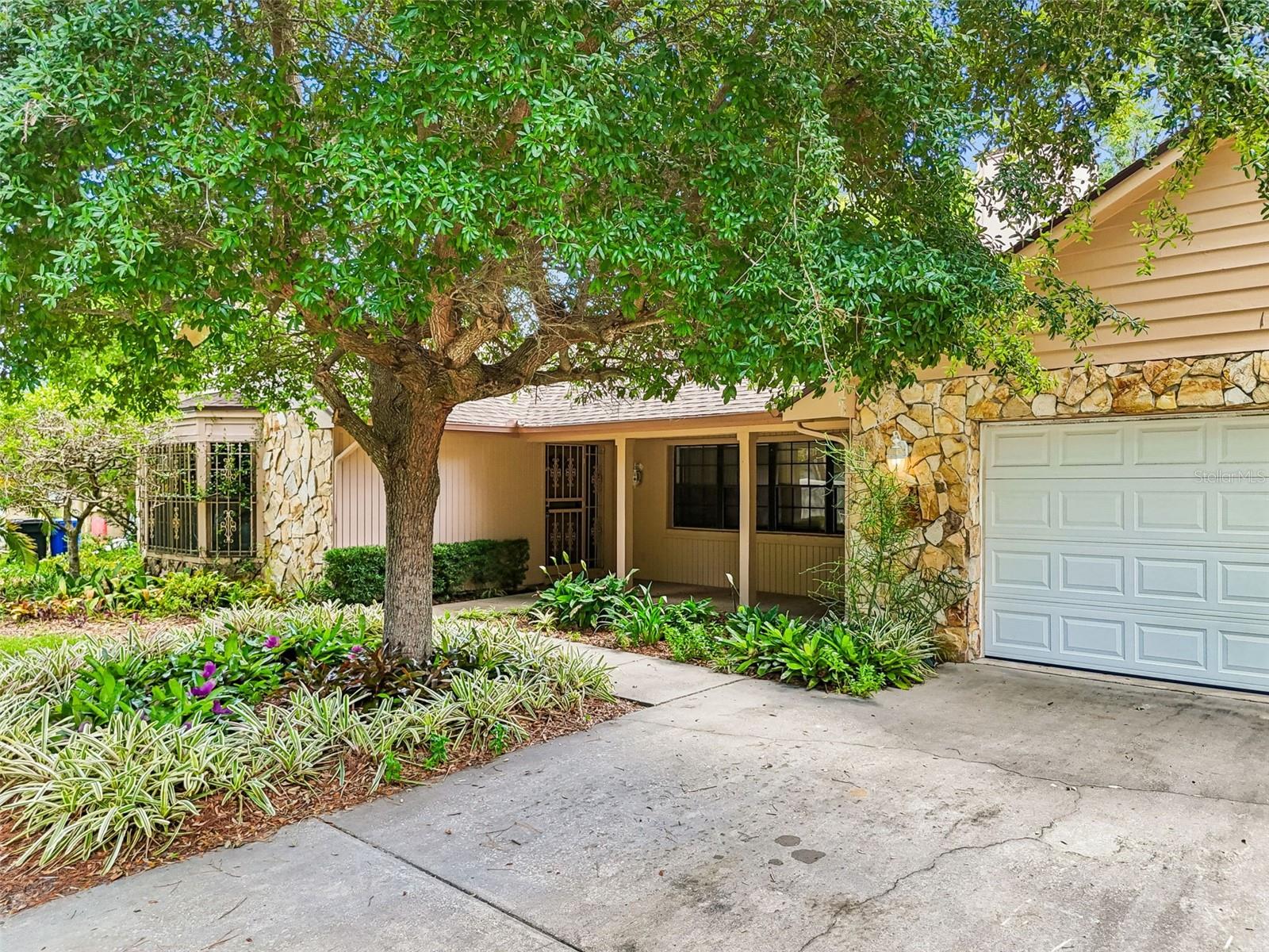 16509 ROUND OAK DR — photo 49
