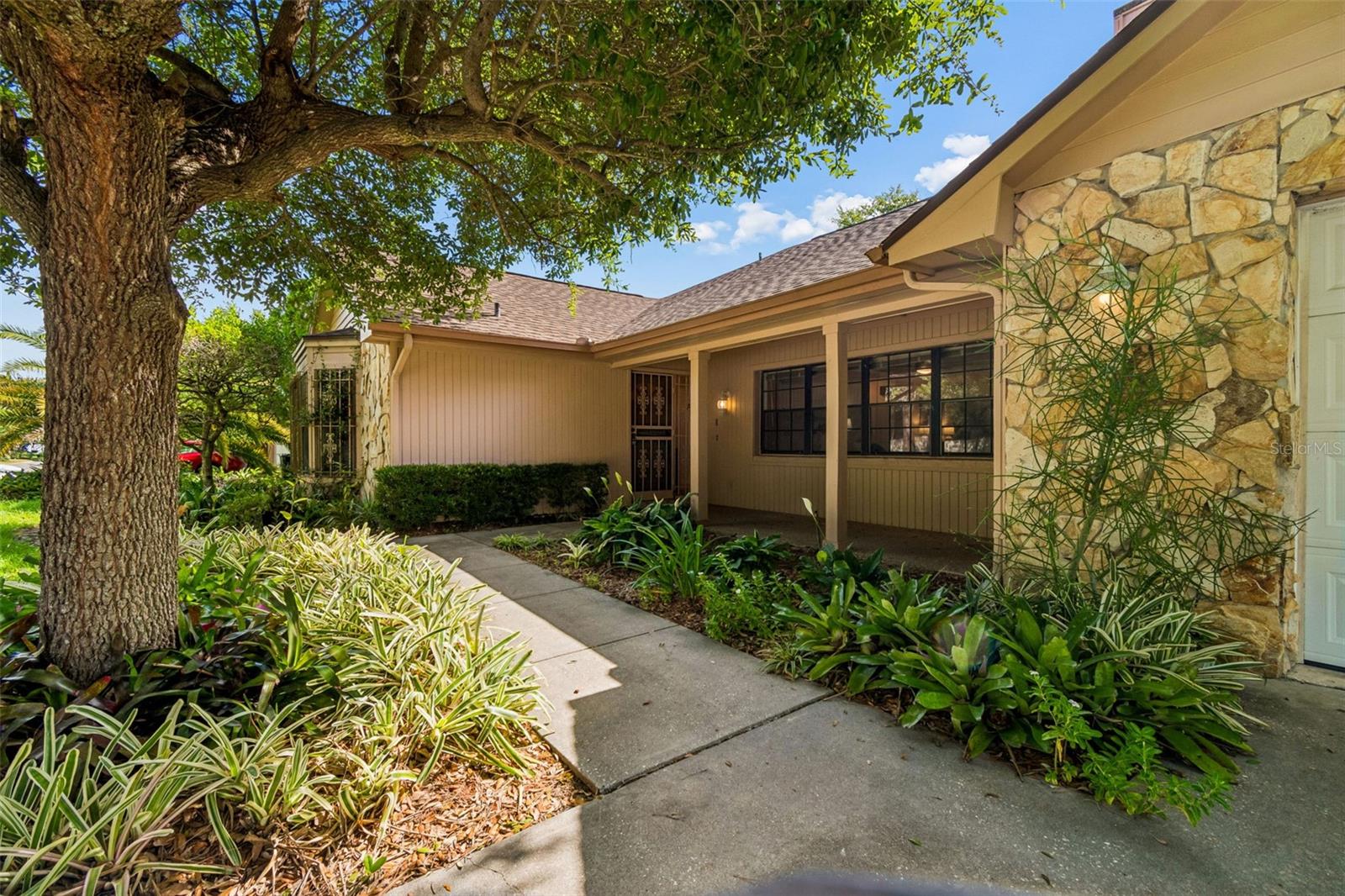 16509 ROUND OAK DR — photo 48