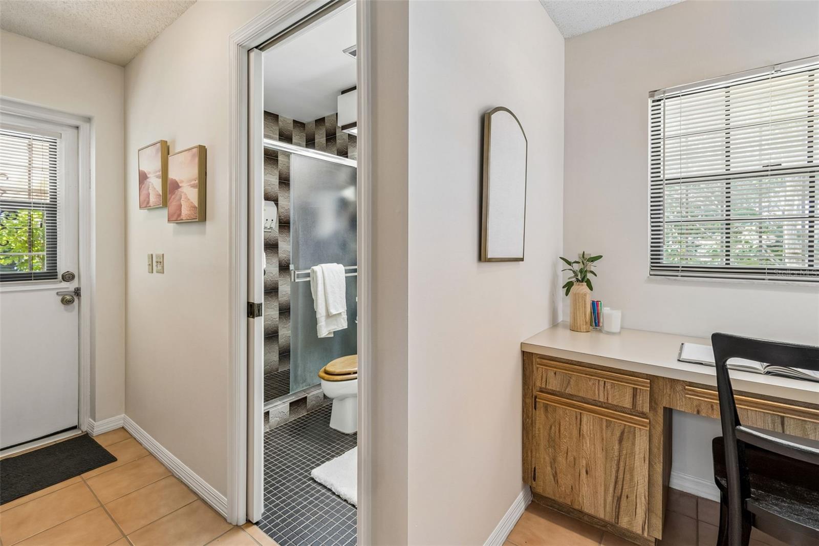 16509 ROUND OAK DR — photo 33