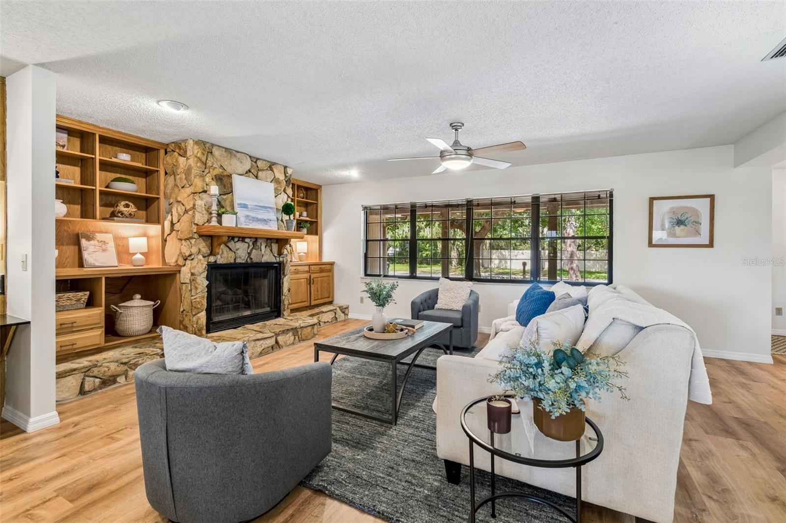 16509 ROUND OAK DR — photo 8