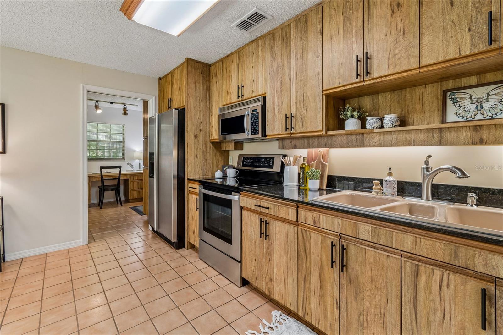 16509 ROUND OAK DR — photo 17