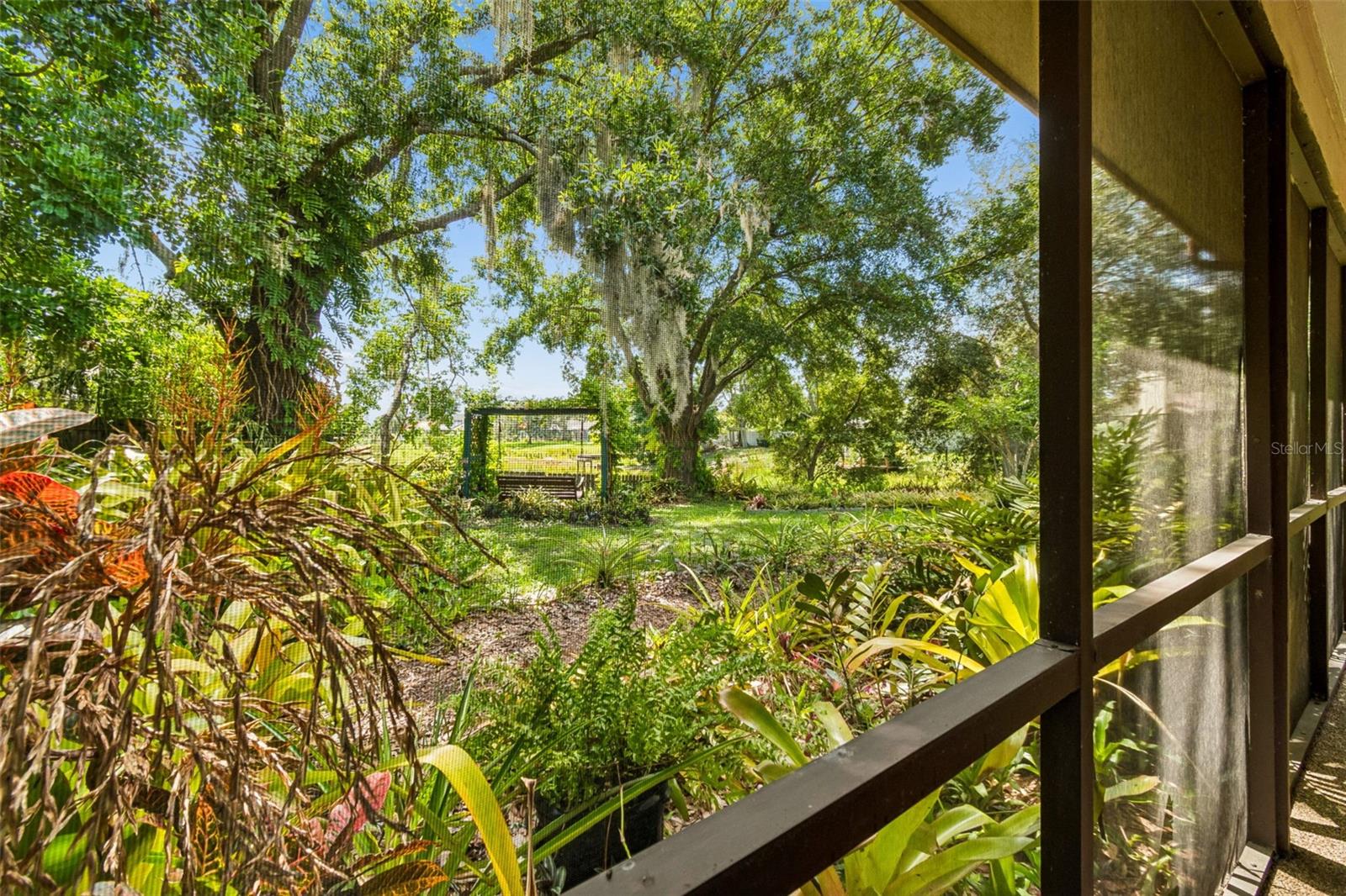 16509 ROUND OAK DR — photo 36