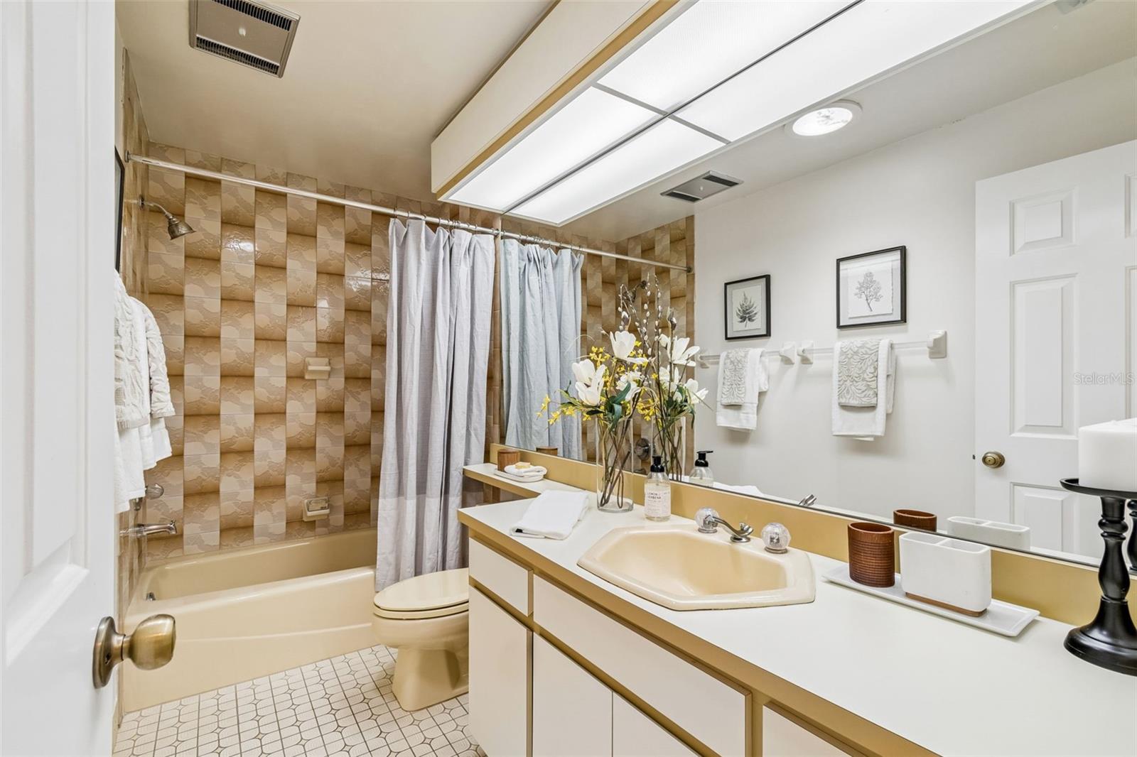 16509 ROUND OAK DR — photo 32