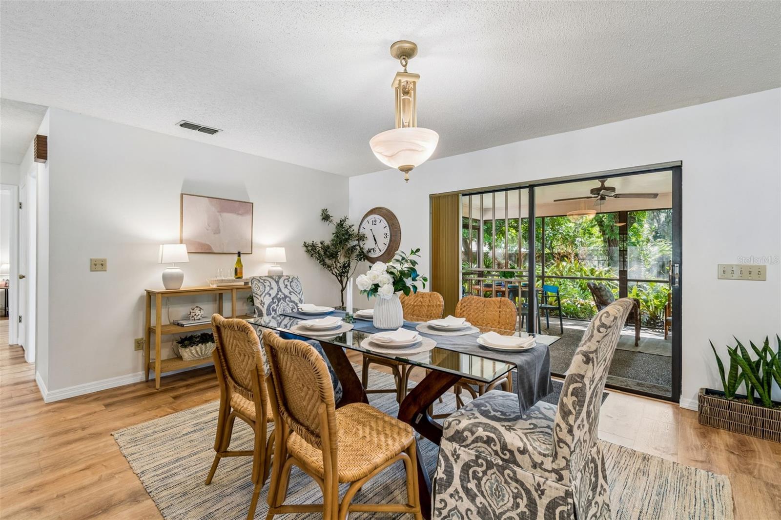16509 ROUND OAK DR — photo 10