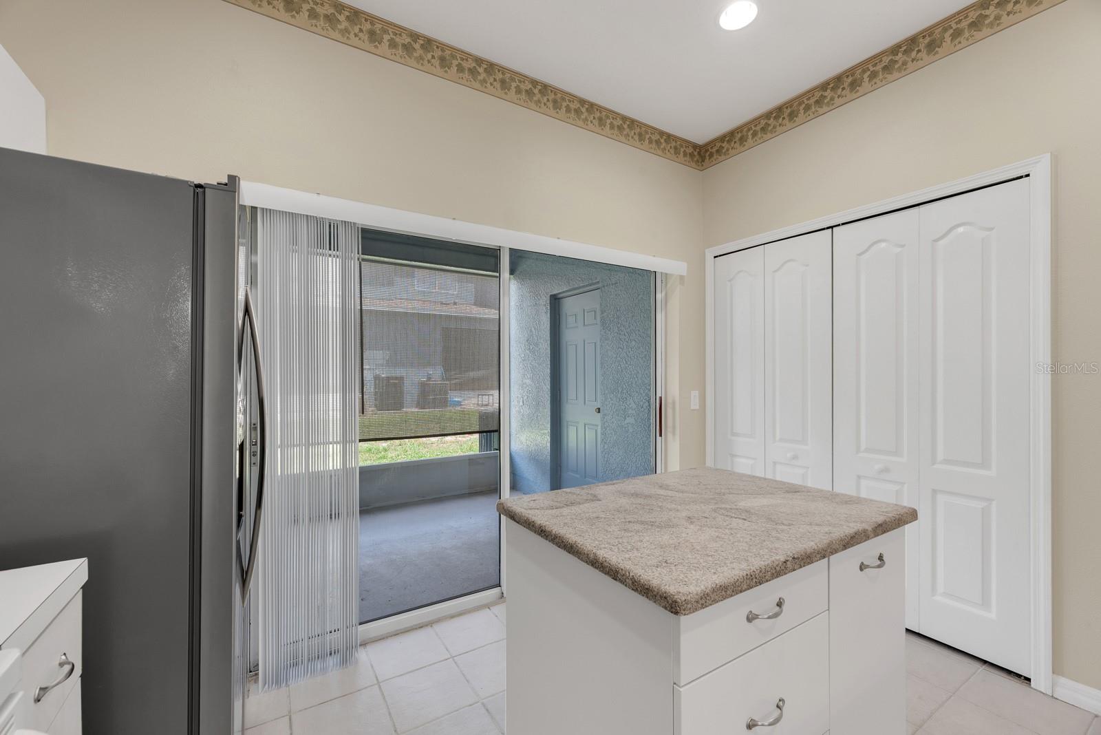6737 LAKE ROCHESTER LN — photo 17